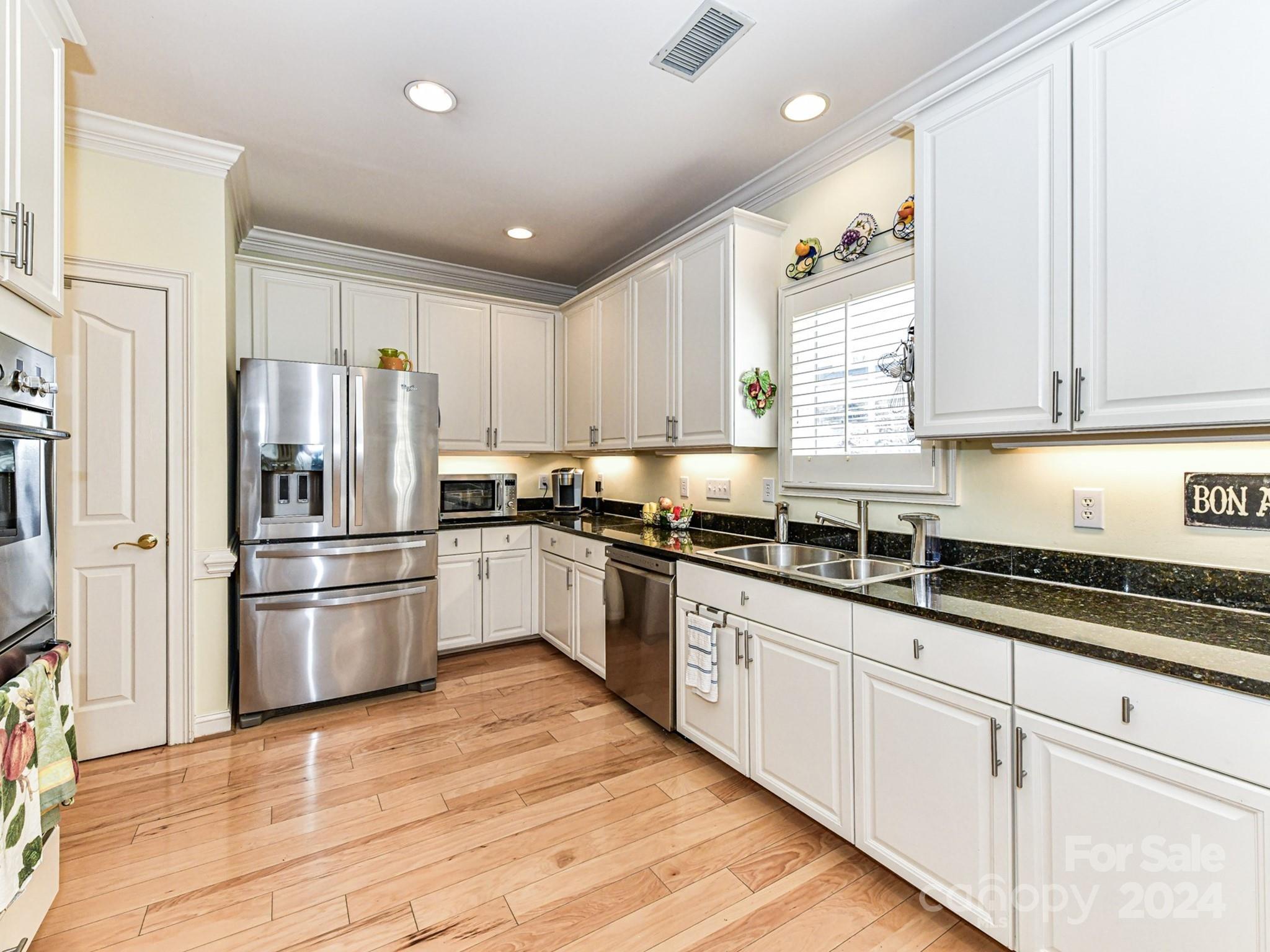 Royal Crest - Residential