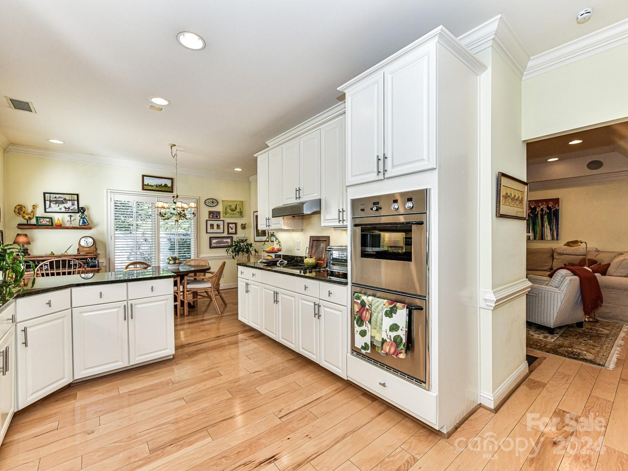 Royal Crest - Residential