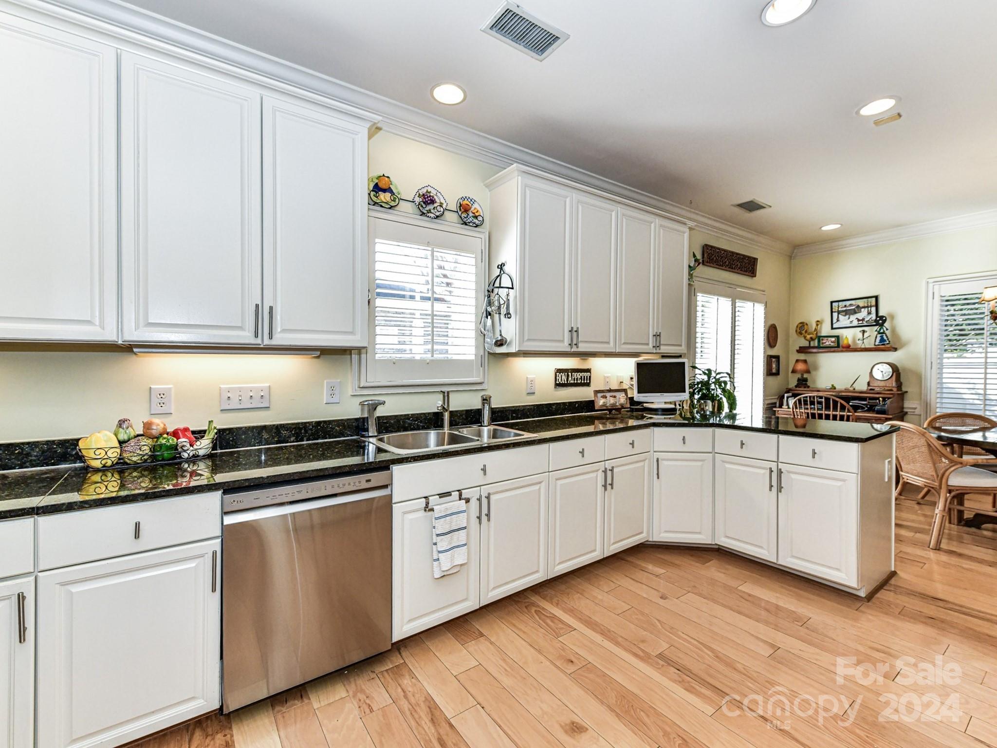 Royal Crest - Residential