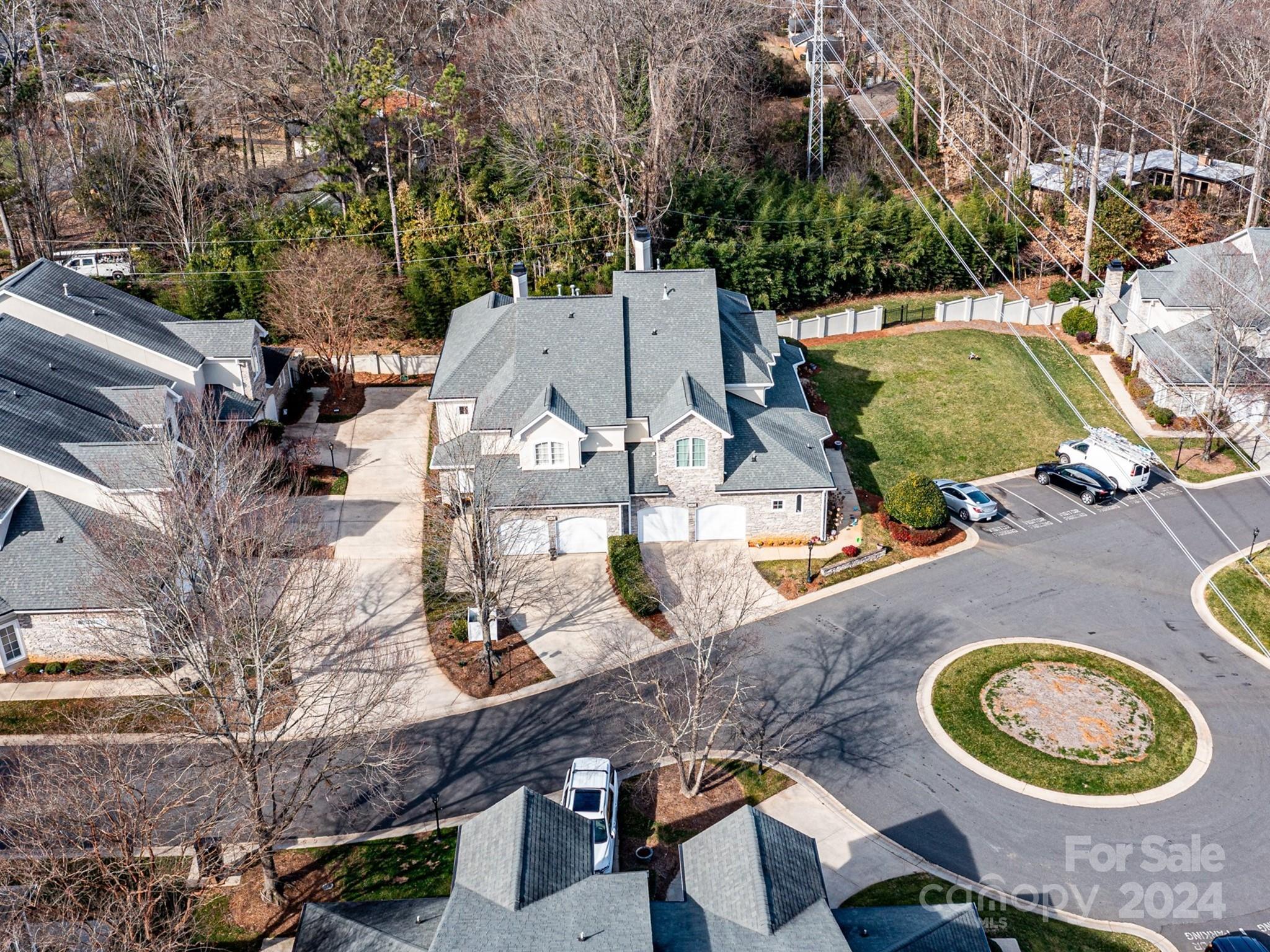 Royal Crest - Residential