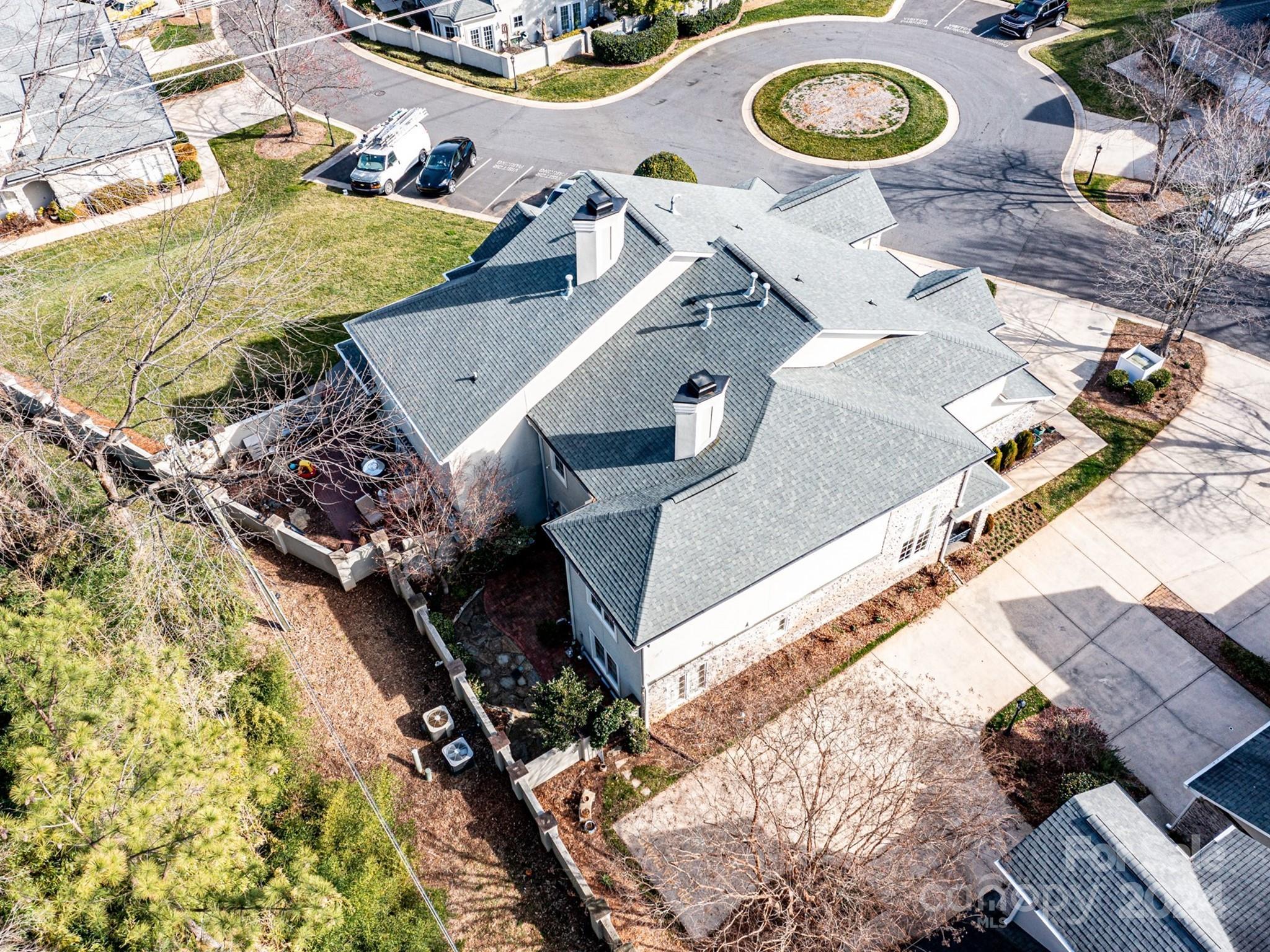 Royal Crest - Residential