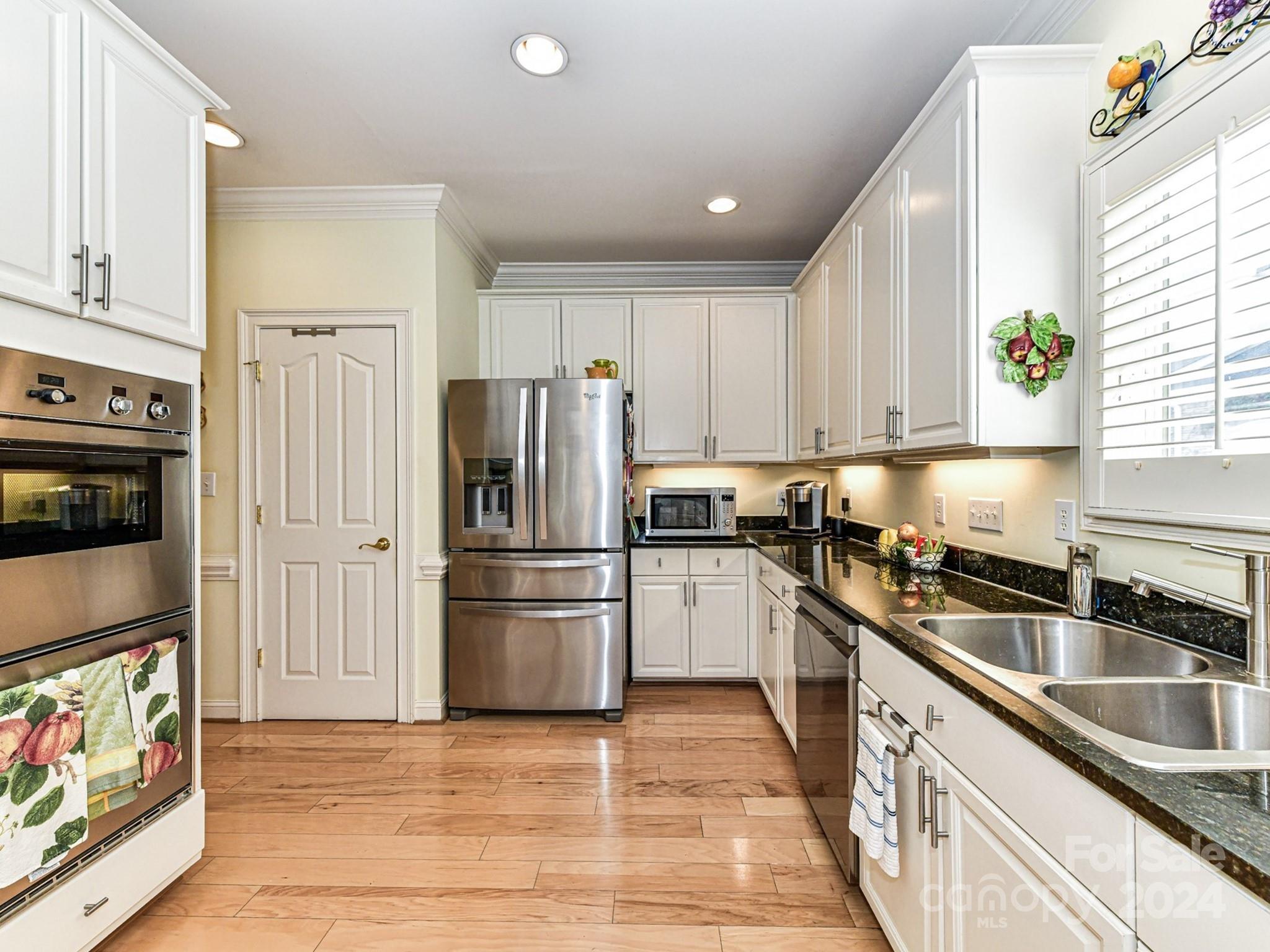 Royal Crest - Residential