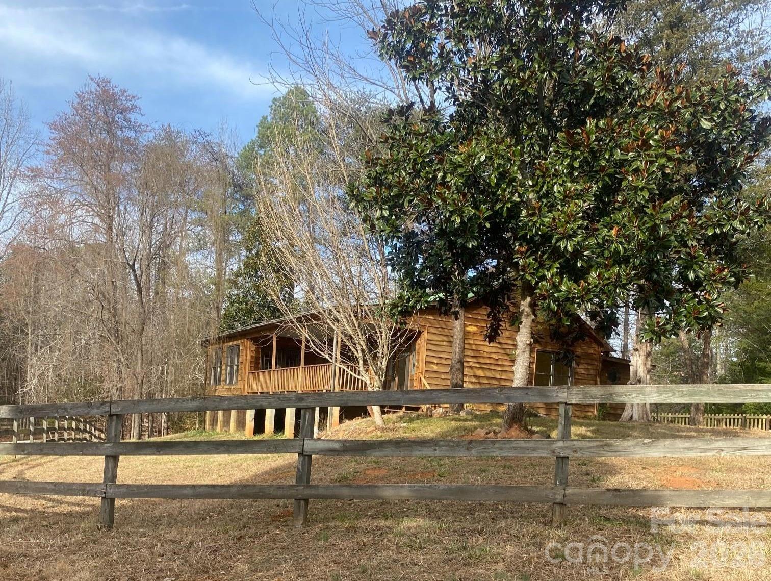 3205 Collinsville Road