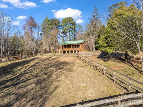 3205 Collinsville Road Columbus NC 28722