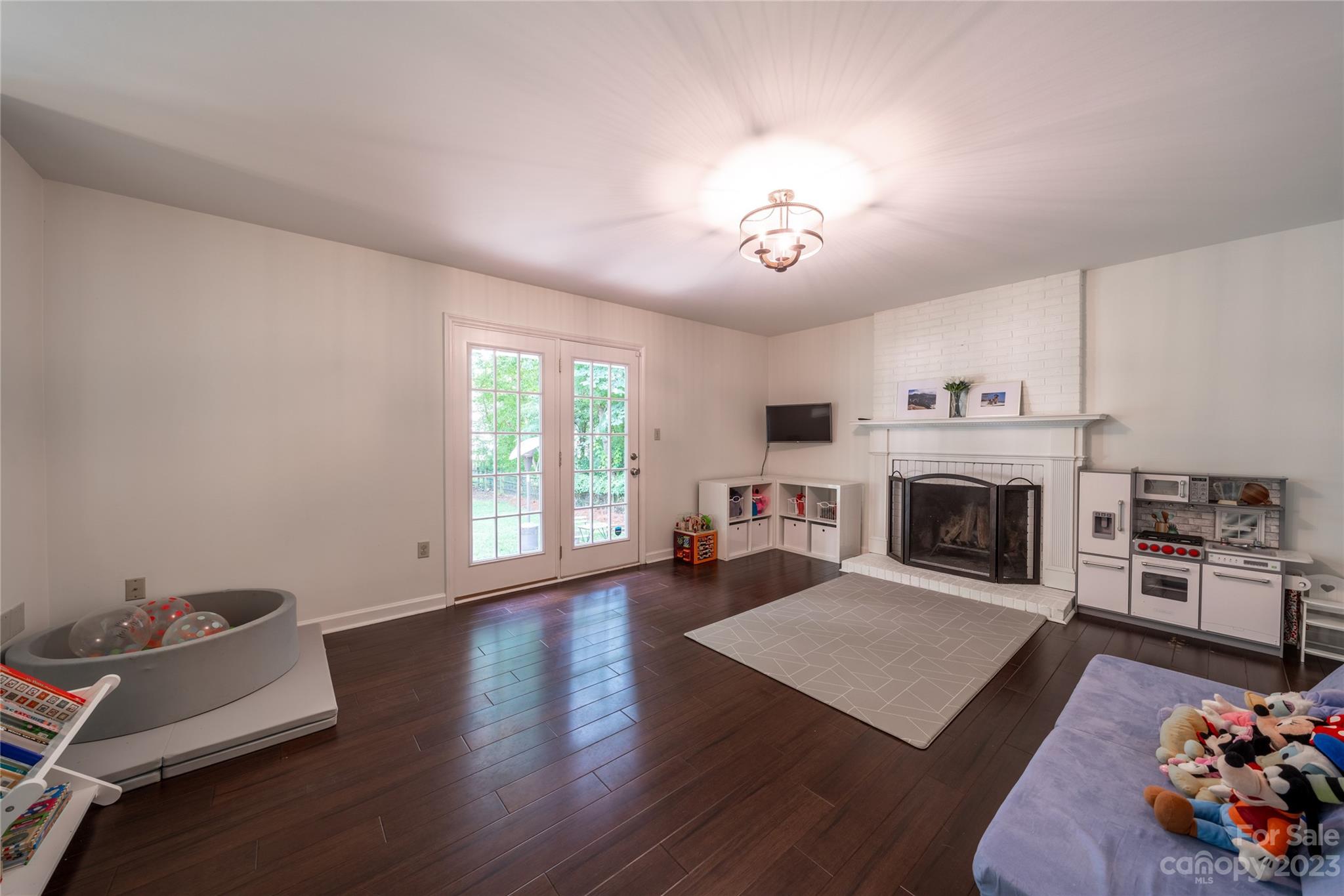 Wessex Square - Residential