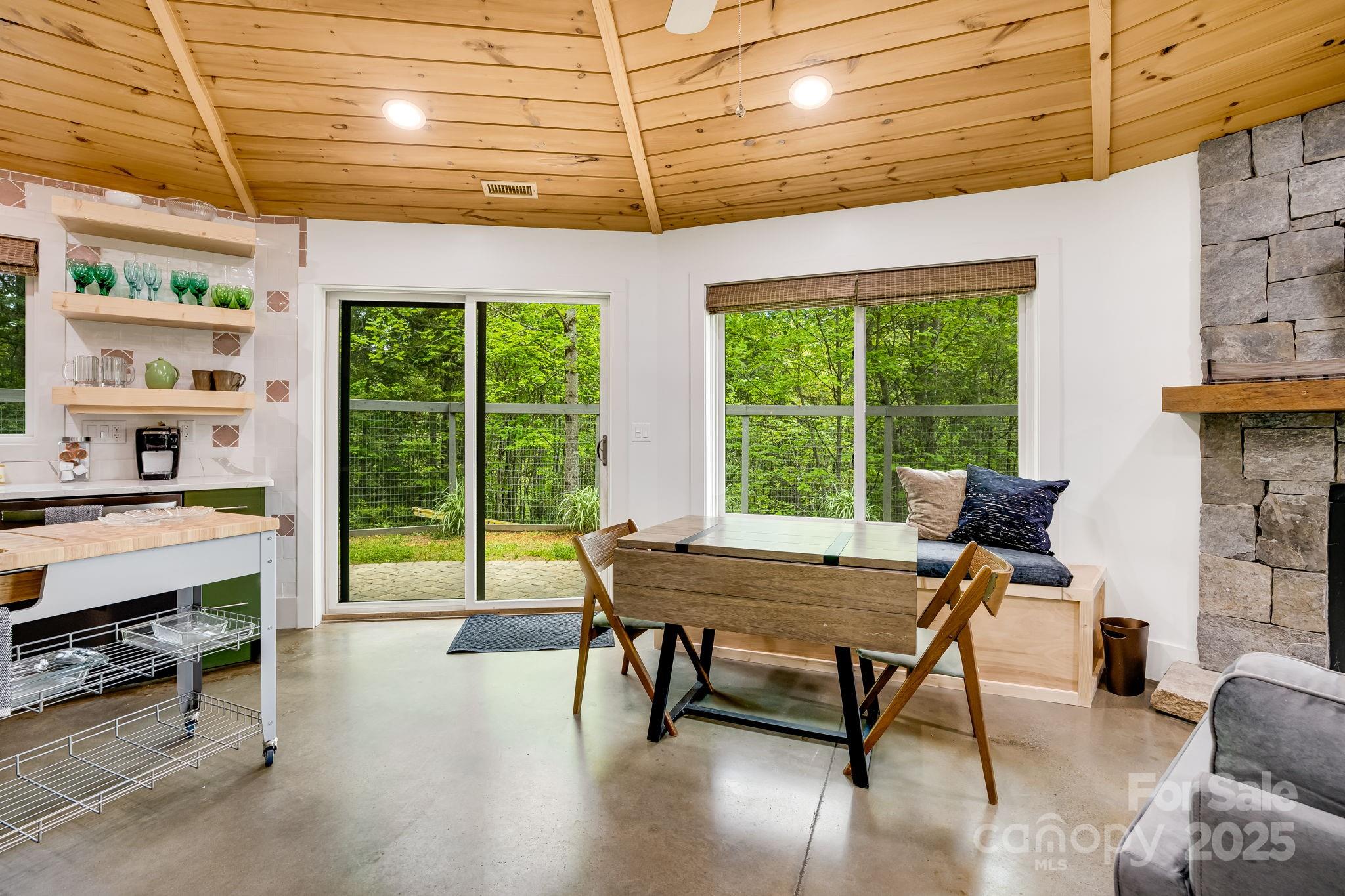 Laurel River Crossing - Residential