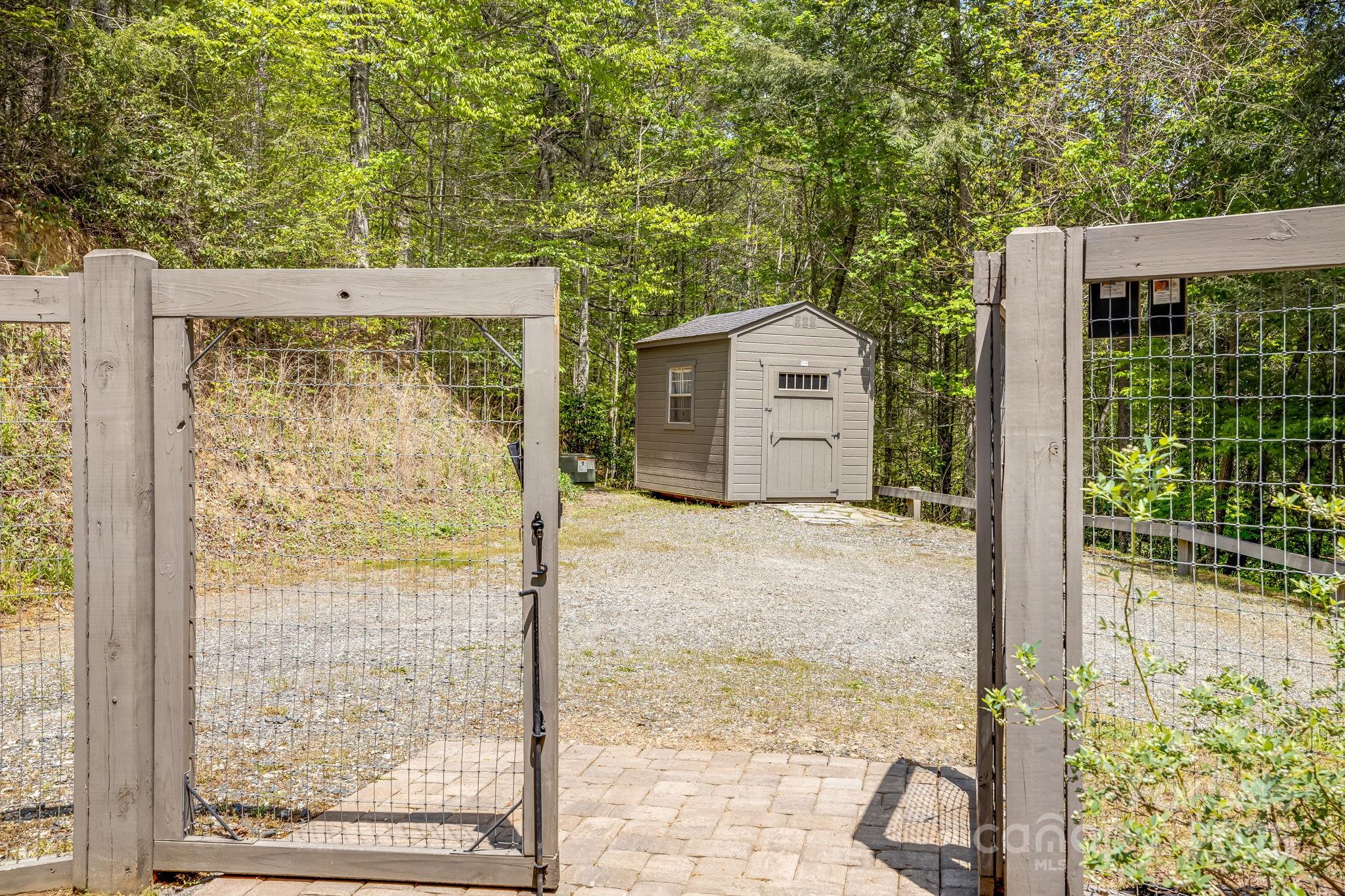 Laurel River Crossing - Residential