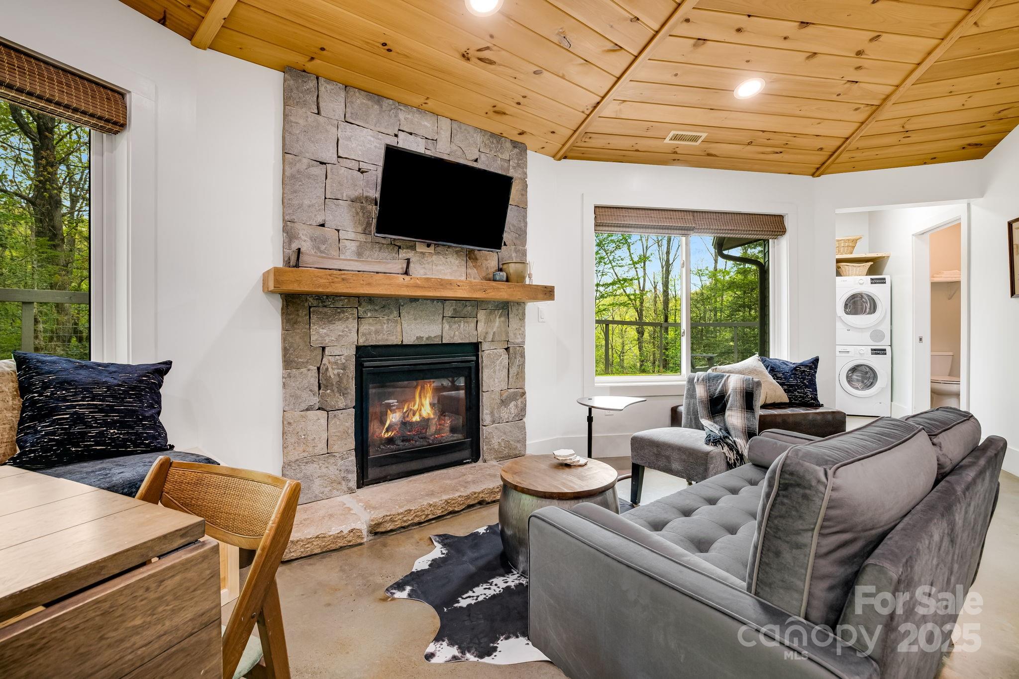 Laurel River Crossing - Residential