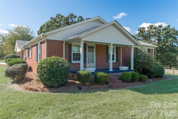 5271 HARRIS FARM RD, HICKORY, NC 28602 - Image ebaee74535deeb25b22fc227c1cd8b30/4235685962