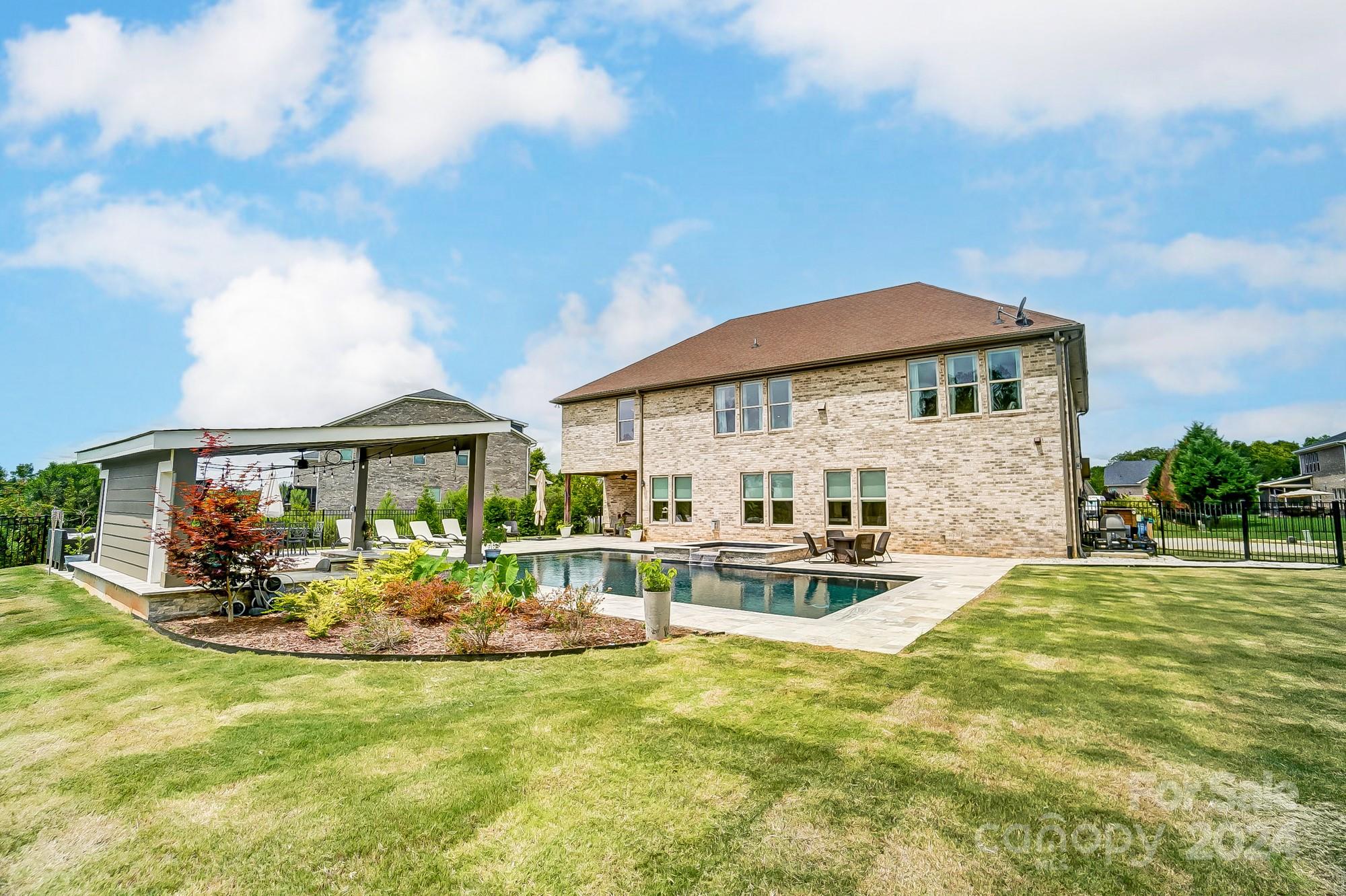 The Preserve At Riverchase - Residential