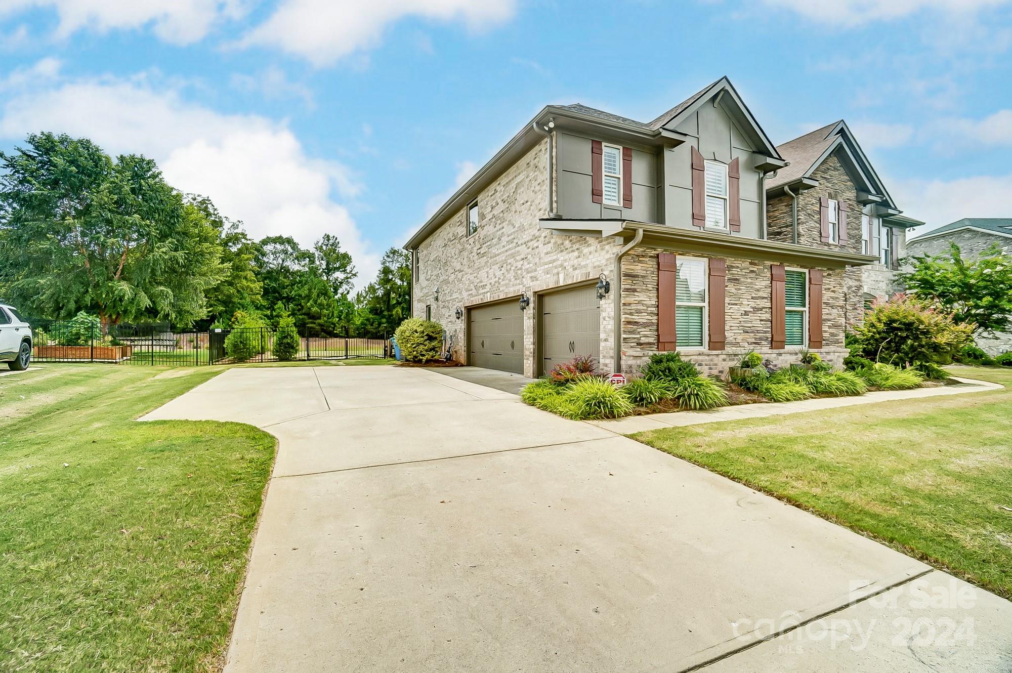 The Preserve At Riverchase - Residential