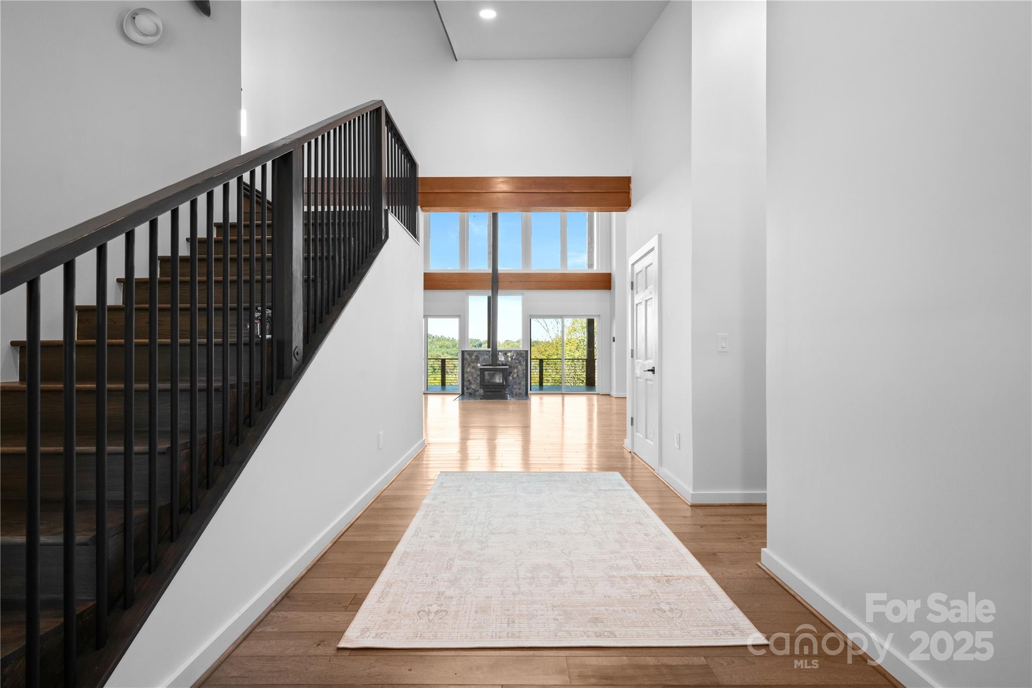 Boone, North Carolina 28605, United States, 3 Bedrooms Bedrooms, ,5 BathroomsBathrooms,Residential,Active,231889