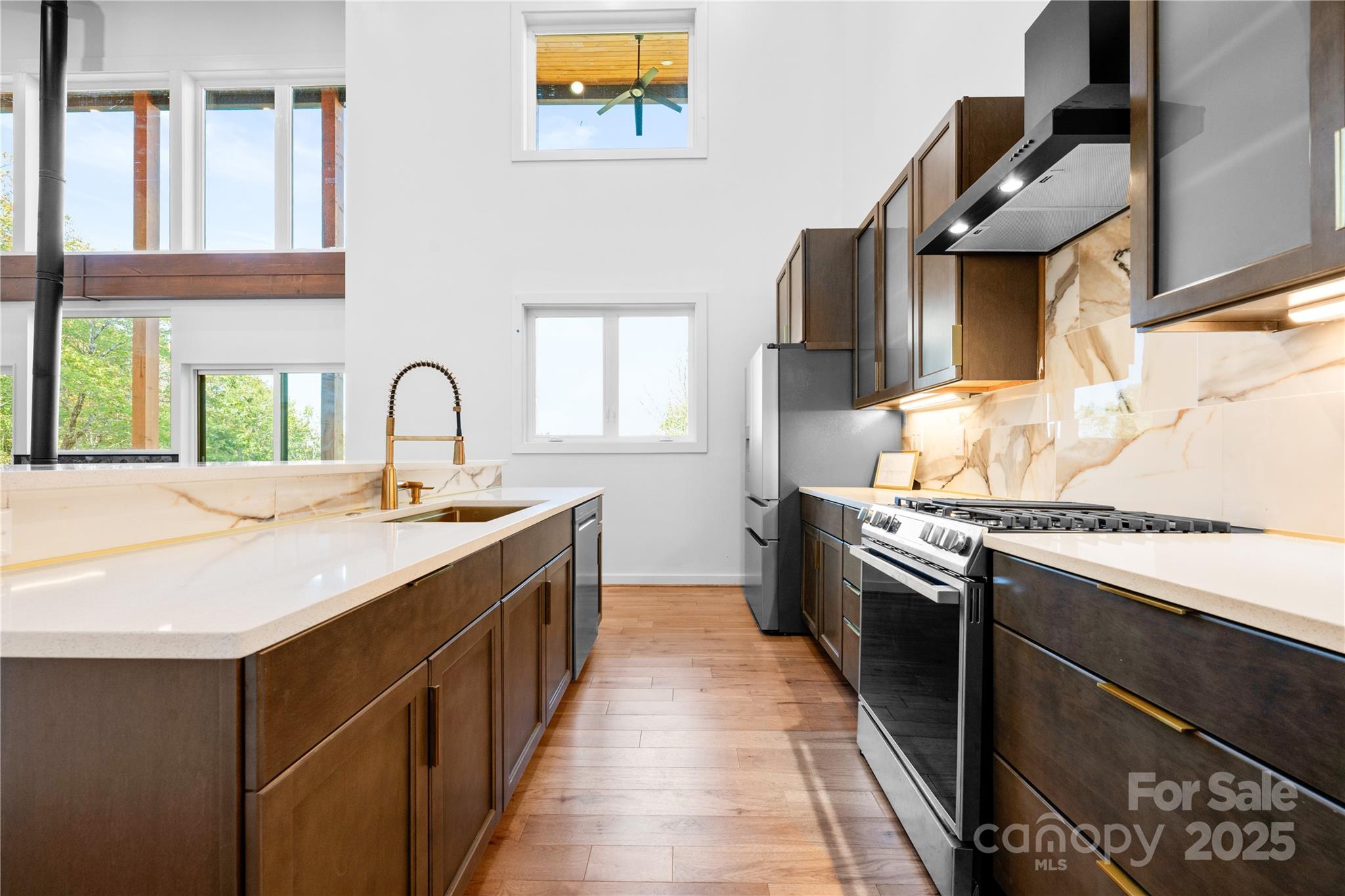 Boone, North Carolina 28605, United States, 3 Bedrooms Bedrooms, ,5 BathroomsBathrooms,Residential,Active,231889