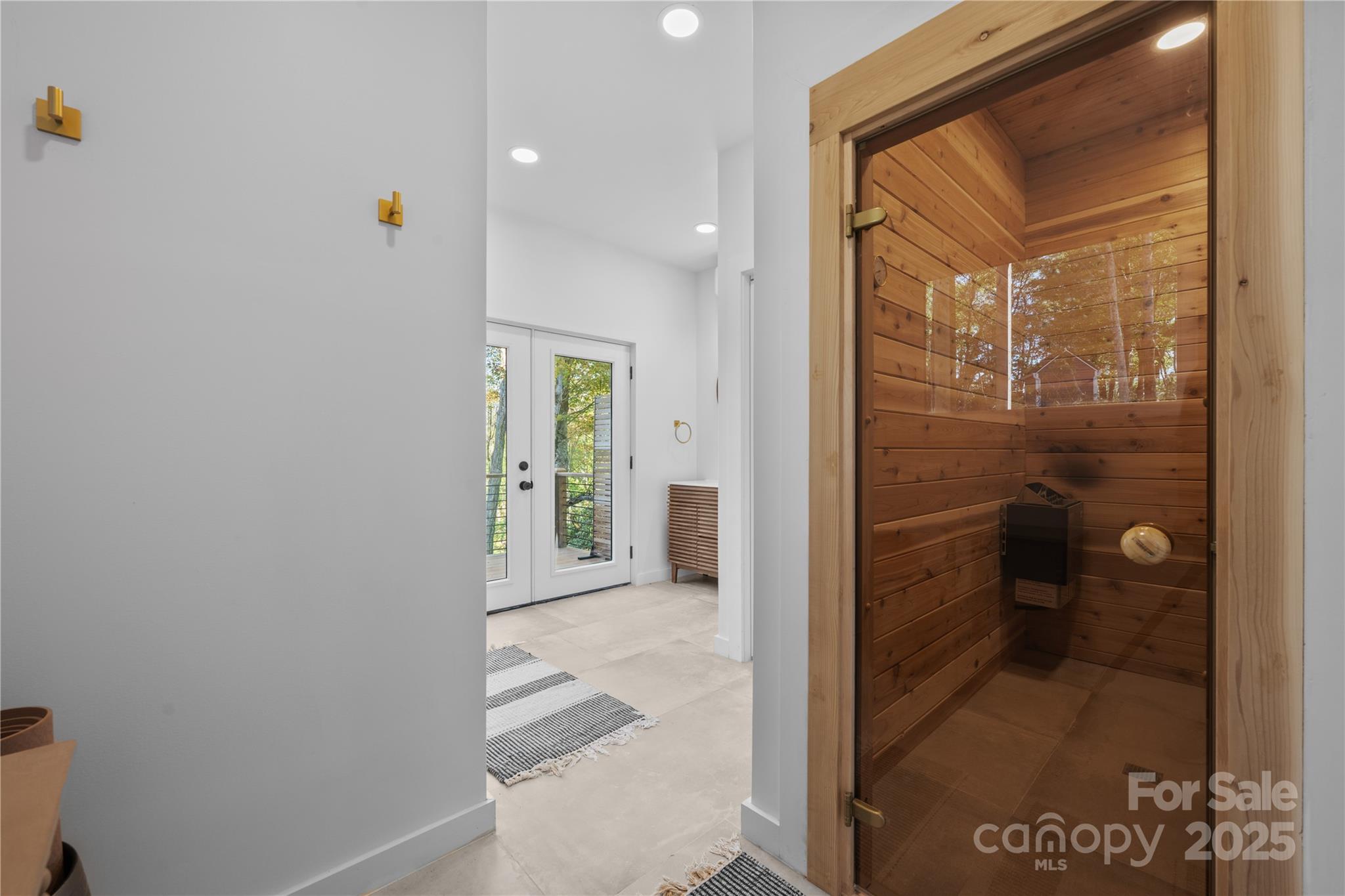 Boone, North Carolina 28605, United States, 3 Bedrooms Bedrooms, ,5 BathroomsBathrooms,Residential,Active,231889