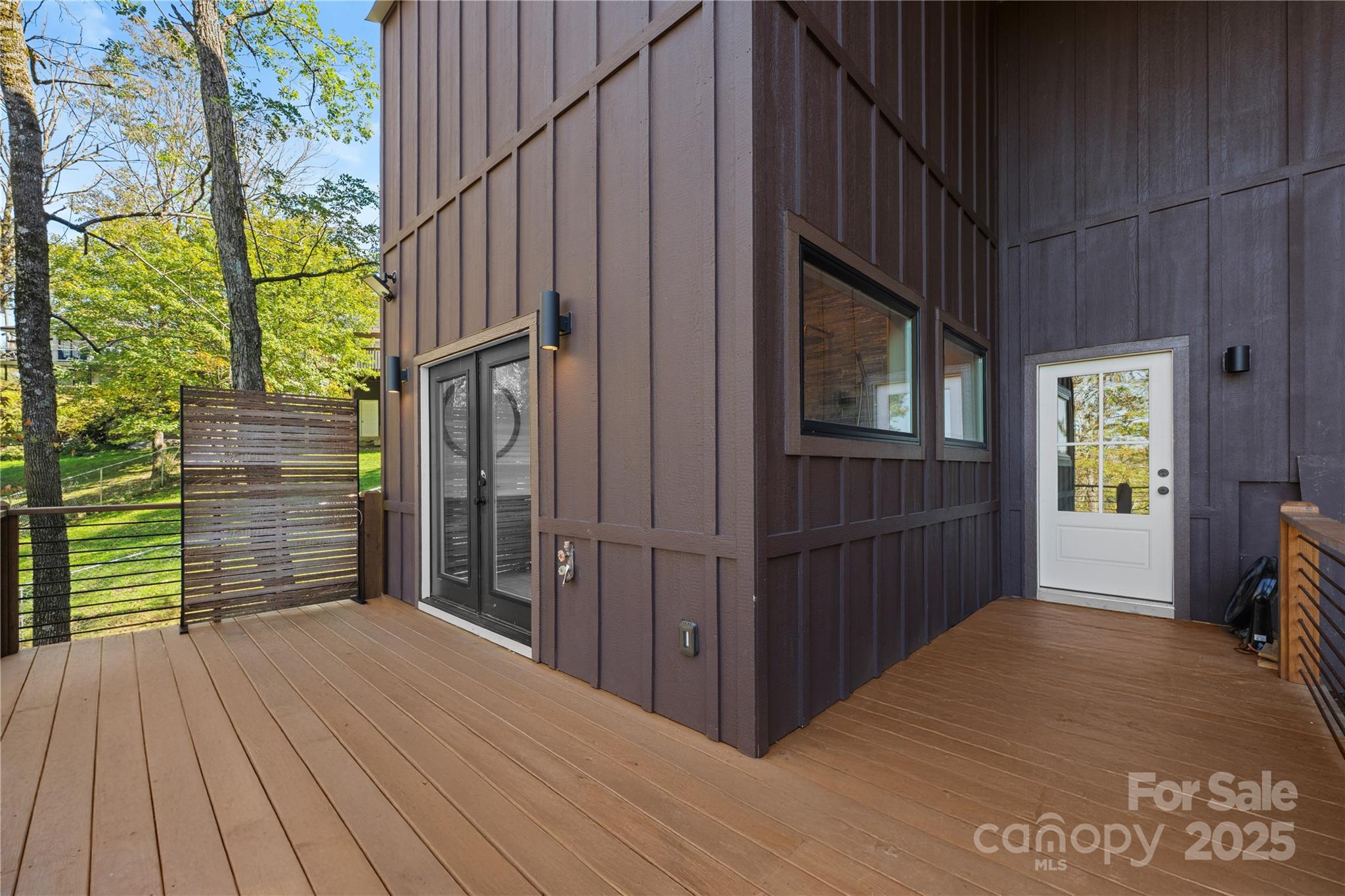 Boone, North Carolina 28605, United States, 3 Bedrooms Bedrooms, ,5 BathroomsBathrooms,Residential,Active,231889