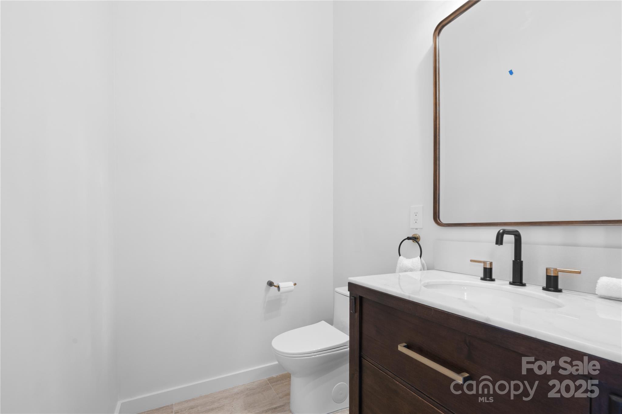 Boone, North Carolina 28605, United States, 3 Bedrooms Bedrooms, ,5 BathroomsBathrooms,Residential,Active,231889