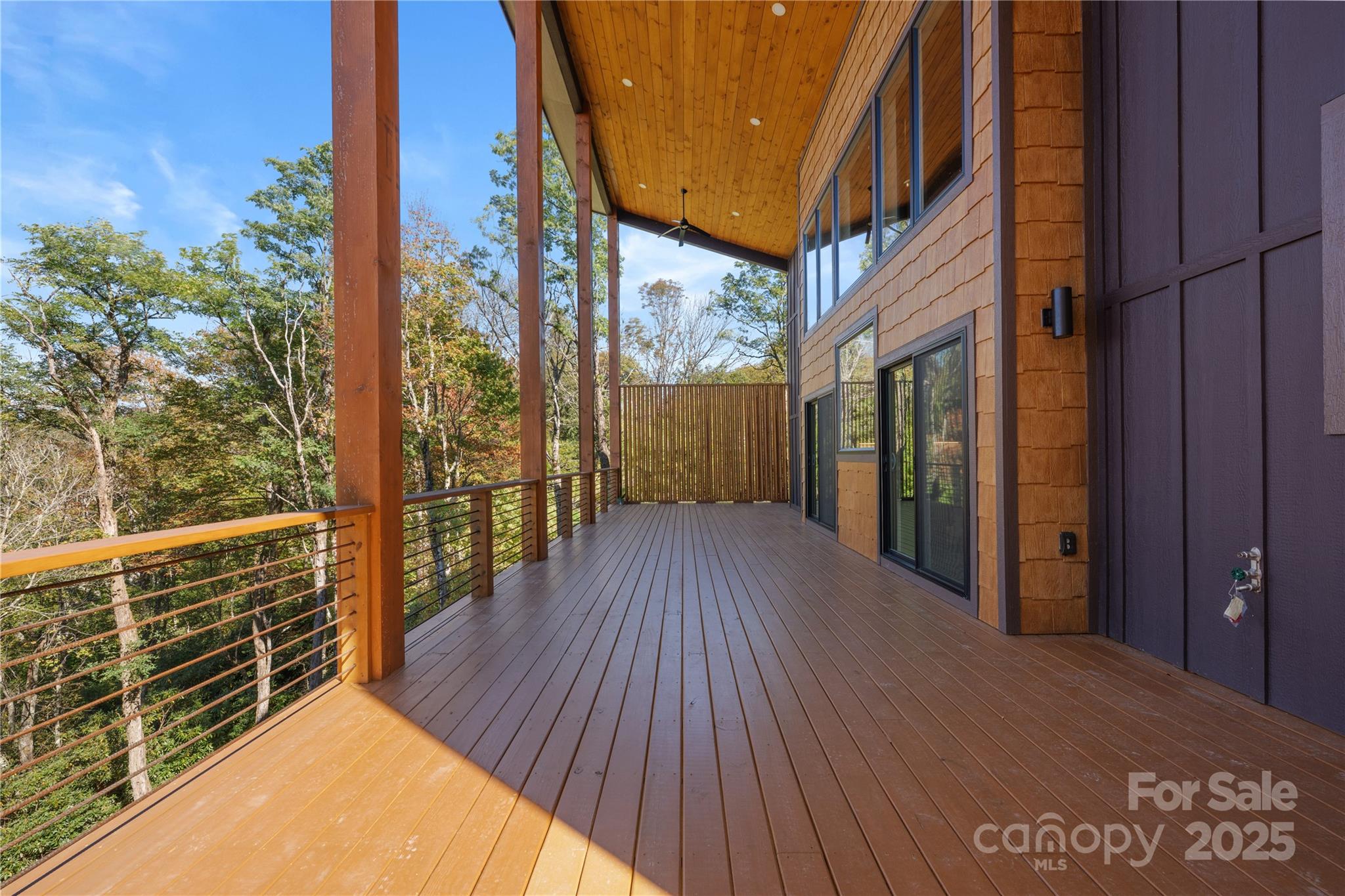 Boone, North Carolina 28605, United States, 3 Bedrooms Bedrooms, ,5 BathroomsBathrooms,Residential,Active,231889