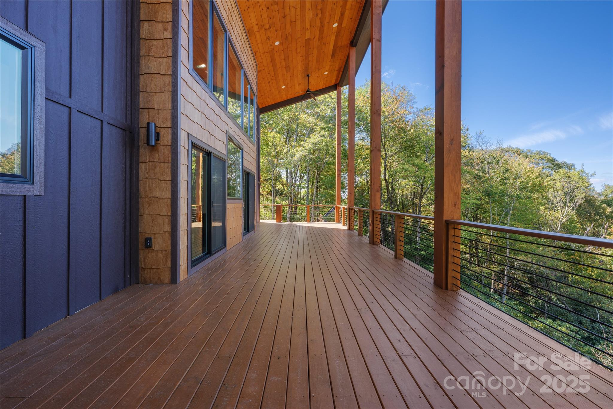 Boone, North Carolina 28605, United States, 3 Bedrooms Bedrooms, ,5 BathroomsBathrooms,Residential,Active,231889