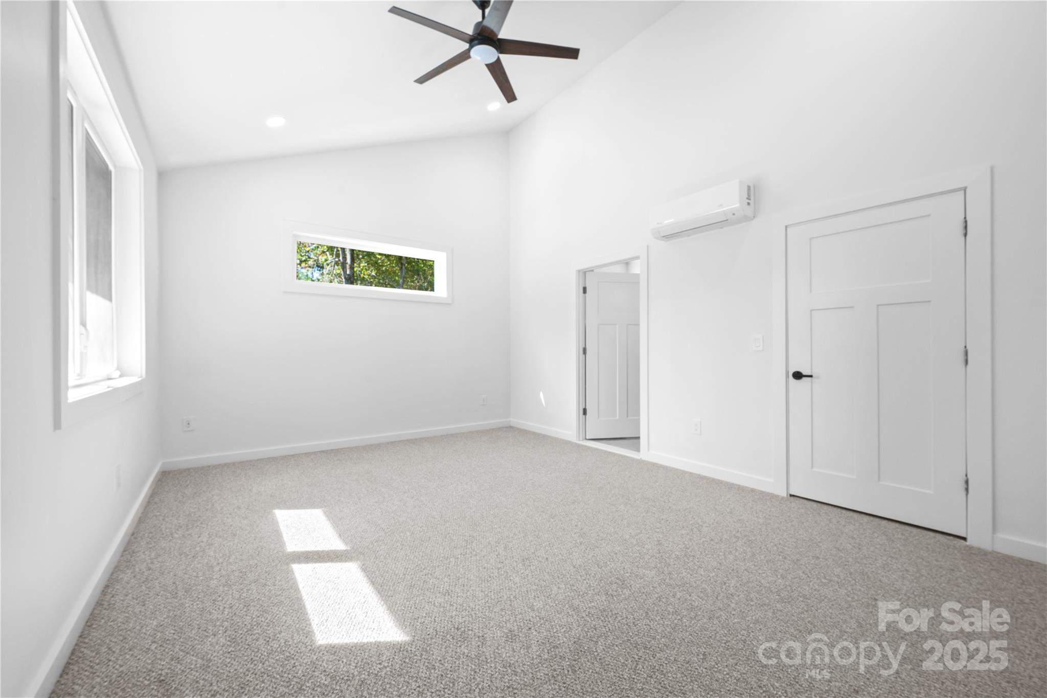 Boone, North Carolina 28605, United States, 3 Bedrooms Bedrooms, ,5 BathroomsBathrooms,Residential,Active,231889