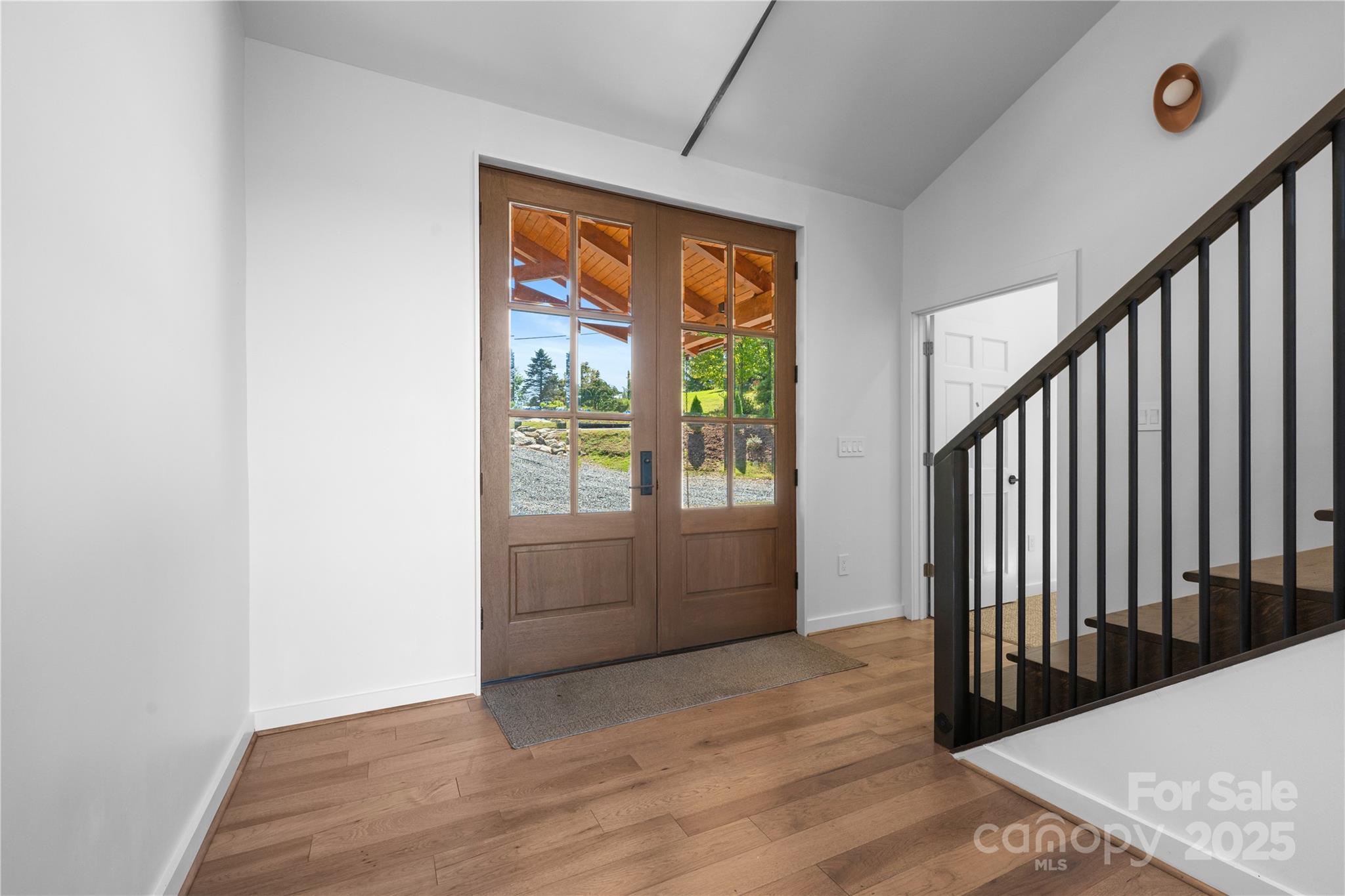 Boone, North Carolina 28605, United States, 3 Bedrooms Bedrooms, ,5 BathroomsBathrooms,Residential,Active,231889