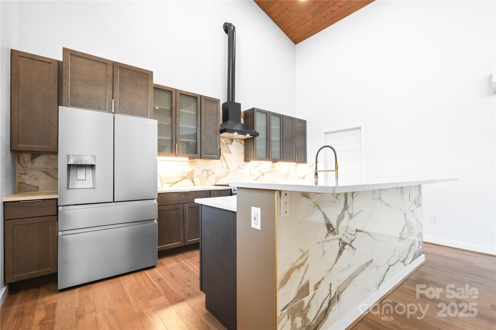 Boone, North Carolina 28605, United States, 3 Bedrooms Bedrooms, ,5 BathroomsBathrooms,Residential,Active,231889