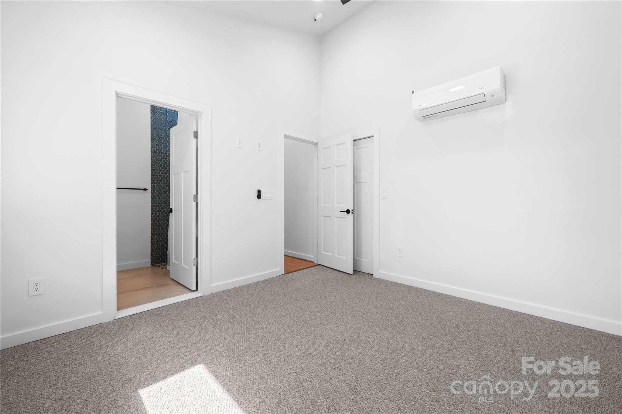 Boone, North Carolina 28605, United States, 3 Bedrooms Bedrooms, ,5 BathroomsBathrooms,Residential,Active,231889