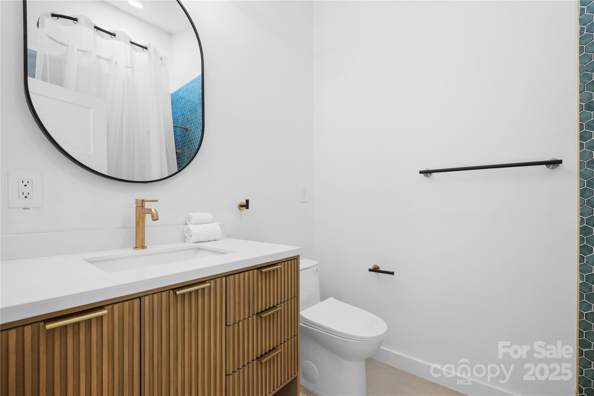 Boone, North Carolina 28605, United States, 3 Bedrooms Bedrooms, ,5 BathroomsBathrooms,Residential,Active,231889