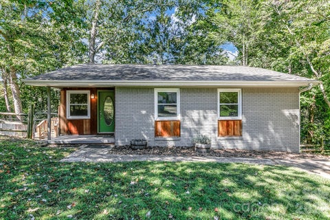 Photo of 16 Merlin Way, Asheville, NC 28806 (MLS # 4421795)