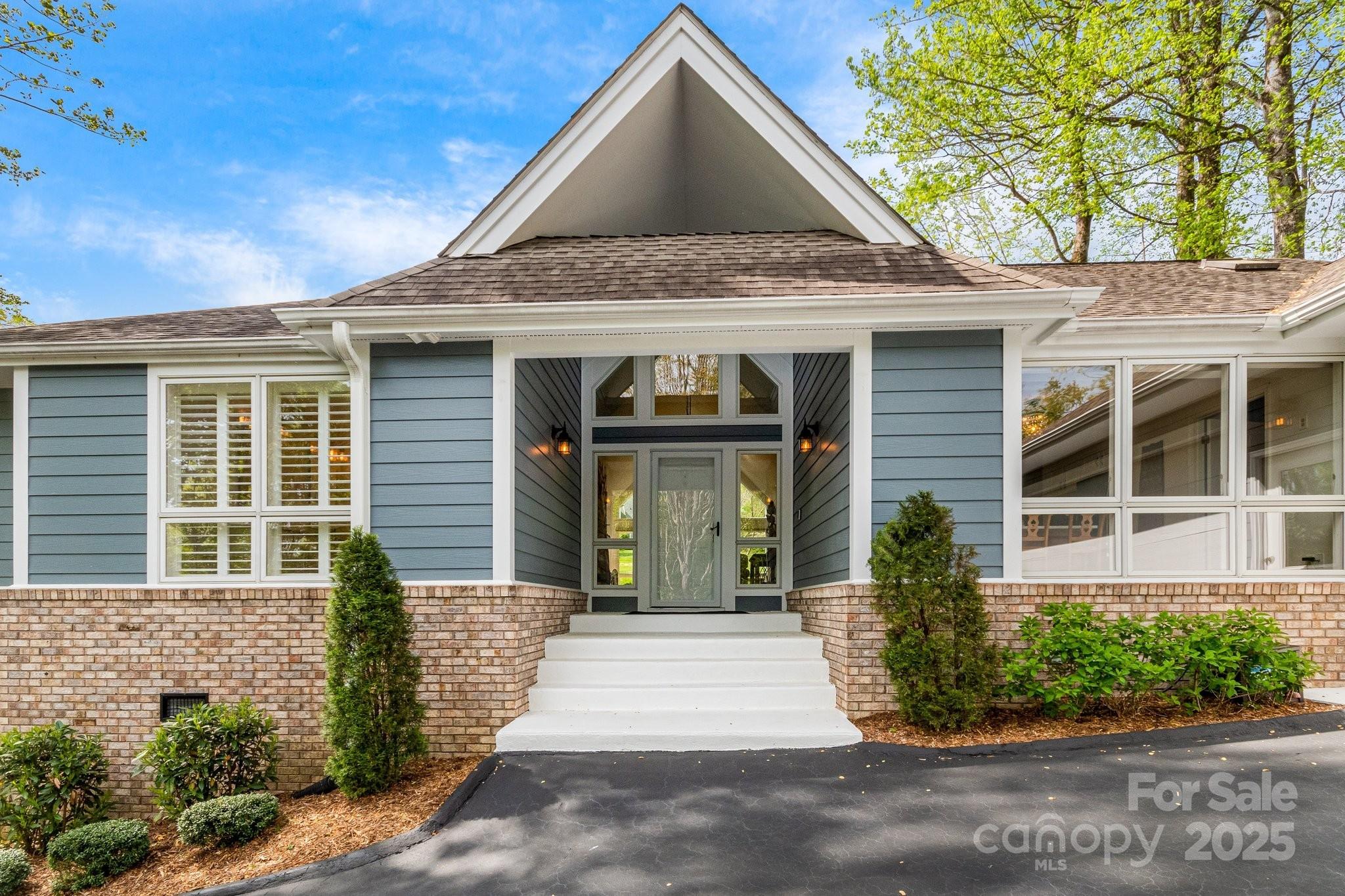 118 Broadmoor Drive