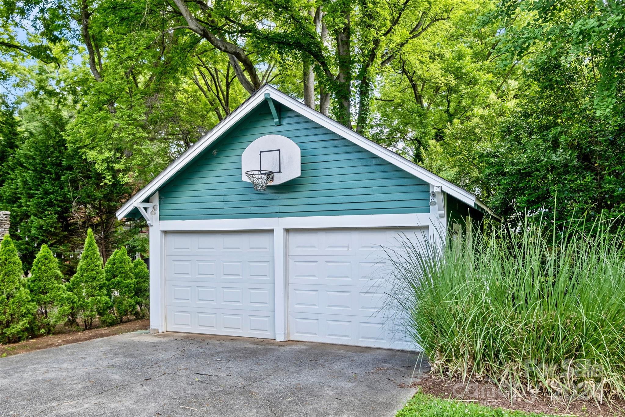 Myers Park - Residential Income