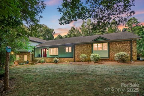 Photo of 208 Falcon Drive, Concord, NC 28025 (MLS # 4283700)