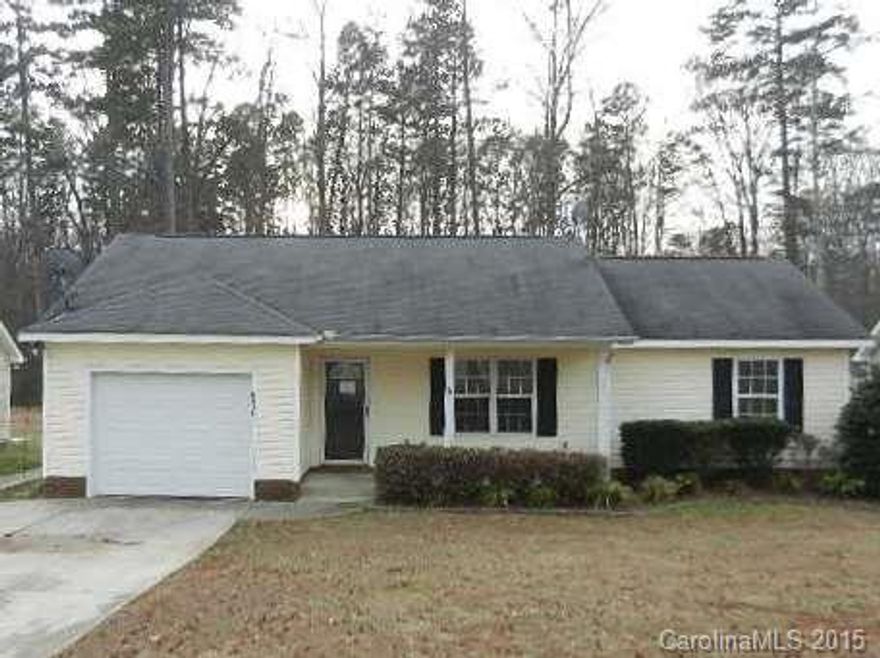 Seller has accepted an offer - collecting signatures.  Refurbished and shows beautifully in desirable SULLINS CREEK!   Well maintained 3 bedroom 2 bath. Neutral colors. Features split bedroom, roomy kitchen with oak panel cabinets, laminate counter tops, master w/ walk-in closet, fenced yard, finished garage and great curb appeal.  Homesteps Financing Available! Please read Agent Remarks before submitting offer.