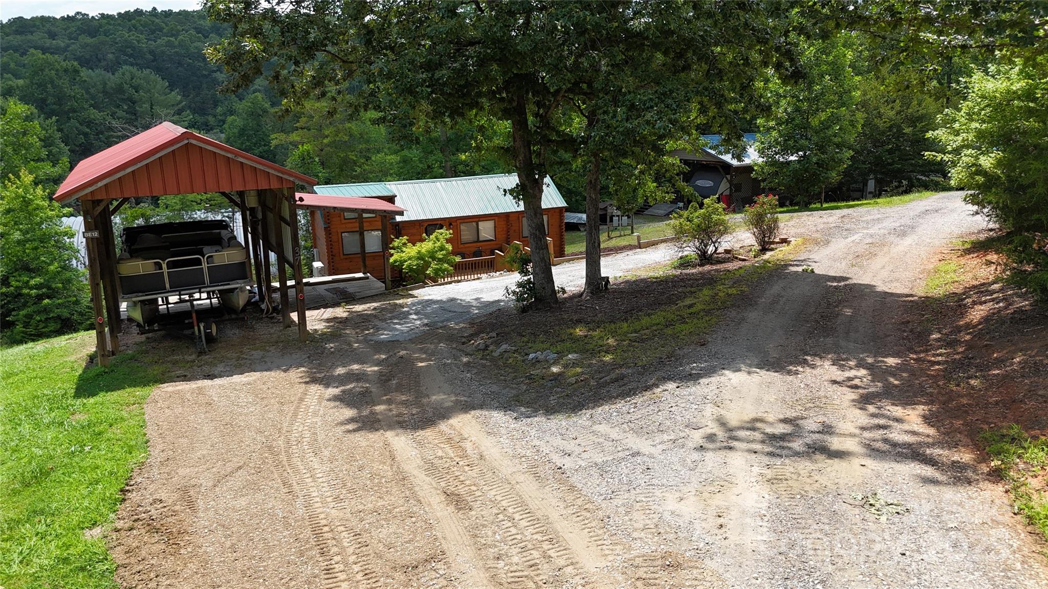 37 Bream Loop Road