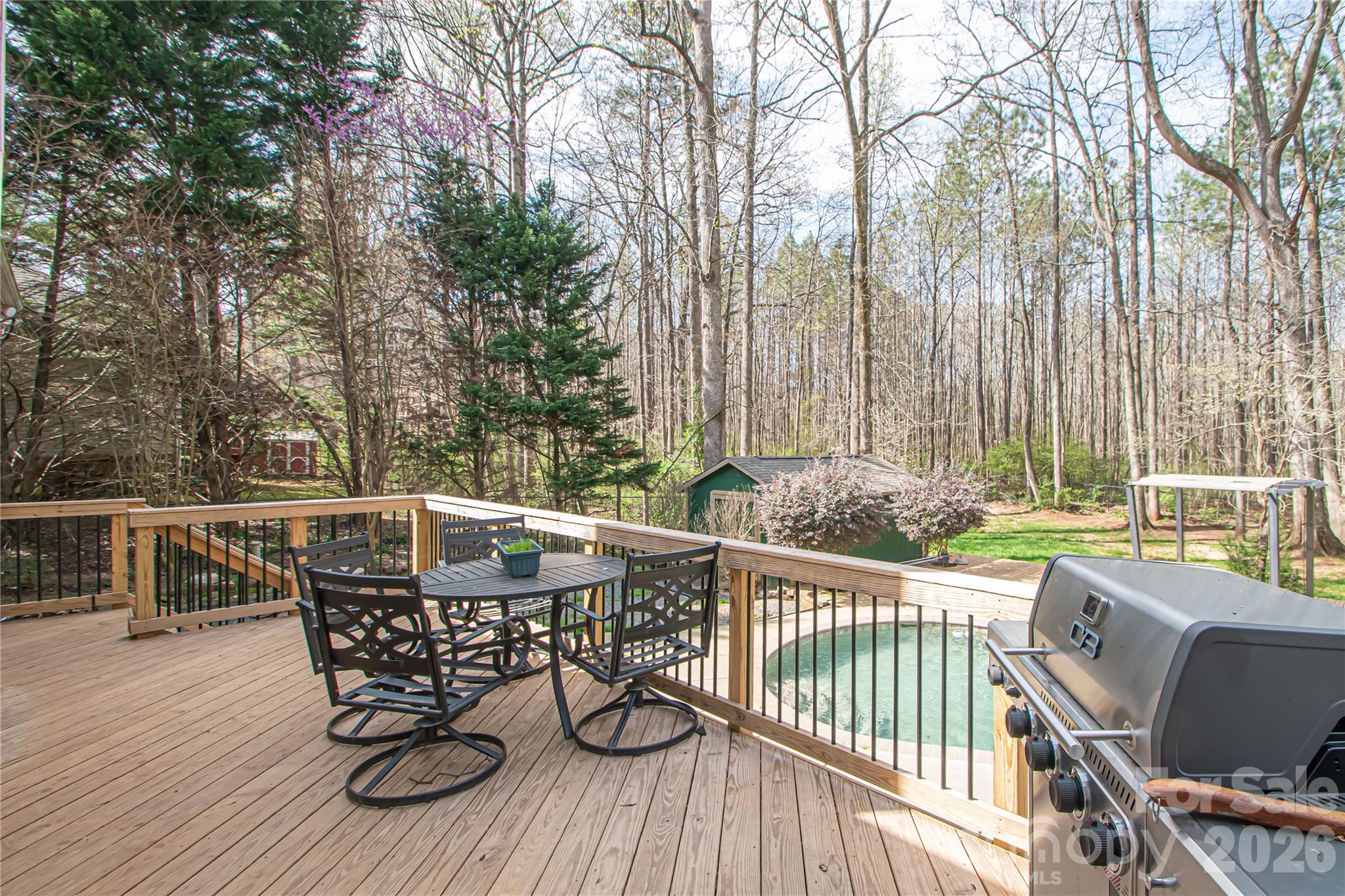 2725 Lakeview Circle