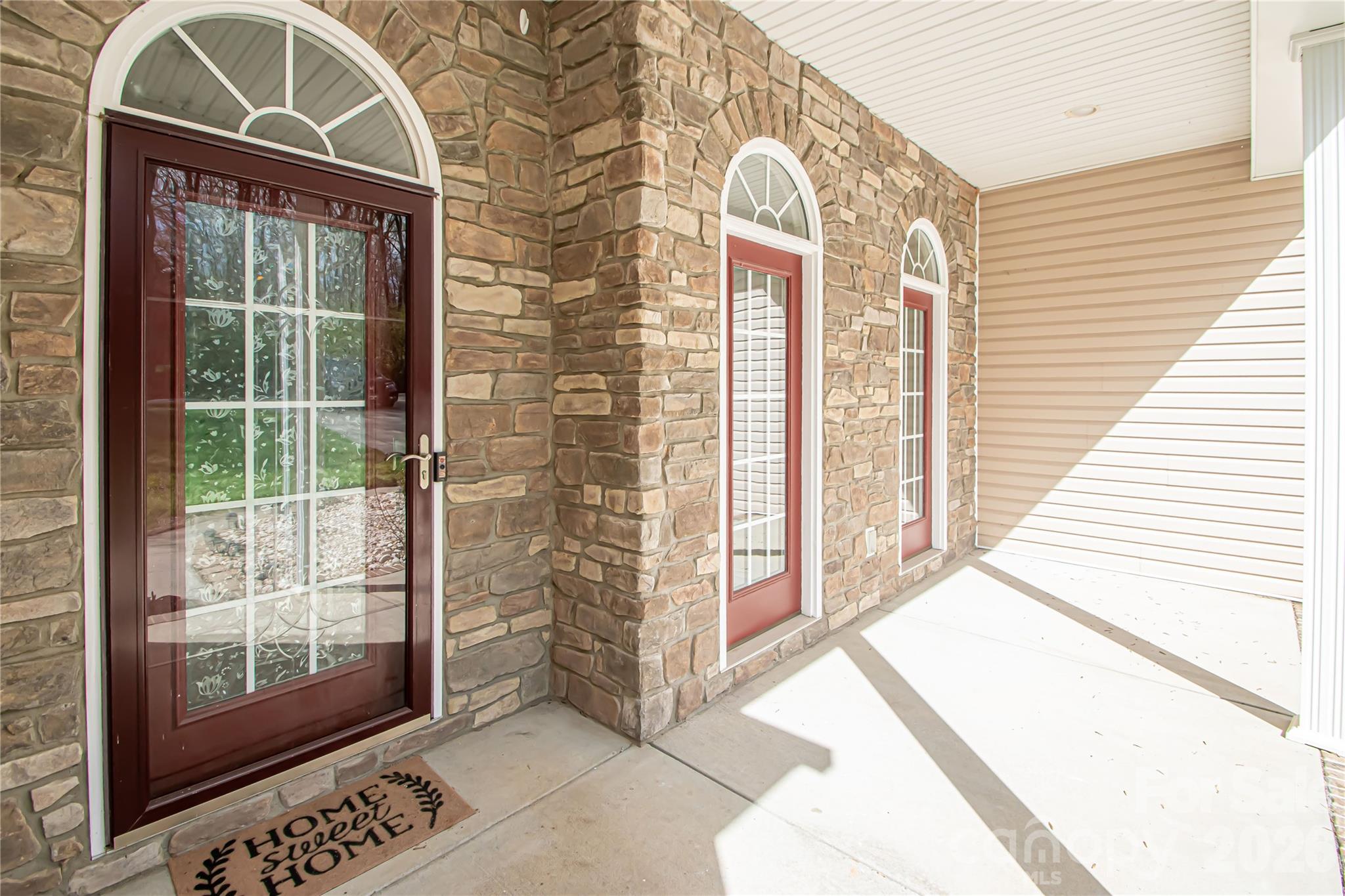 2725 Lakeview Circle