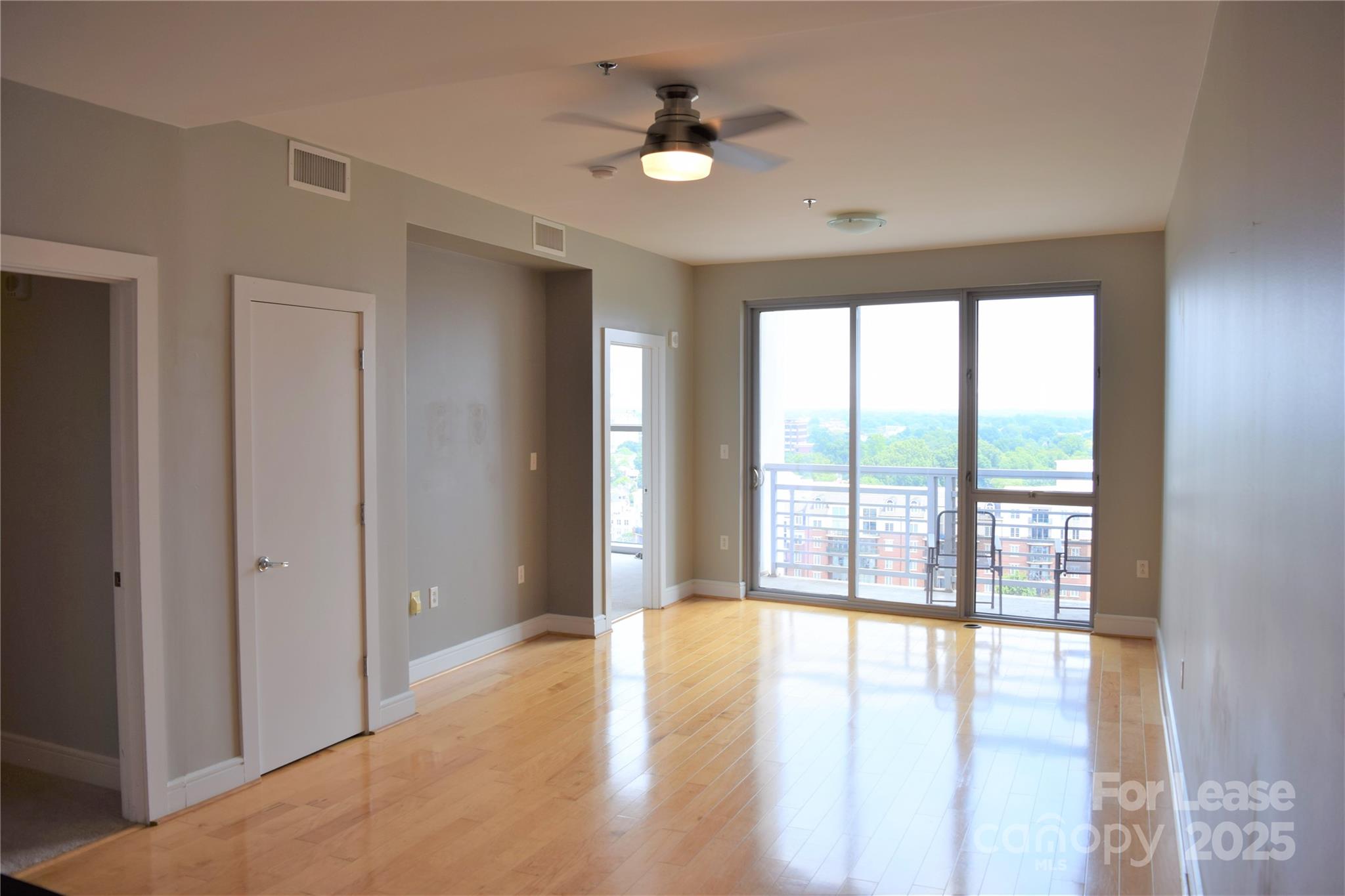 333 W Trade Street 1101