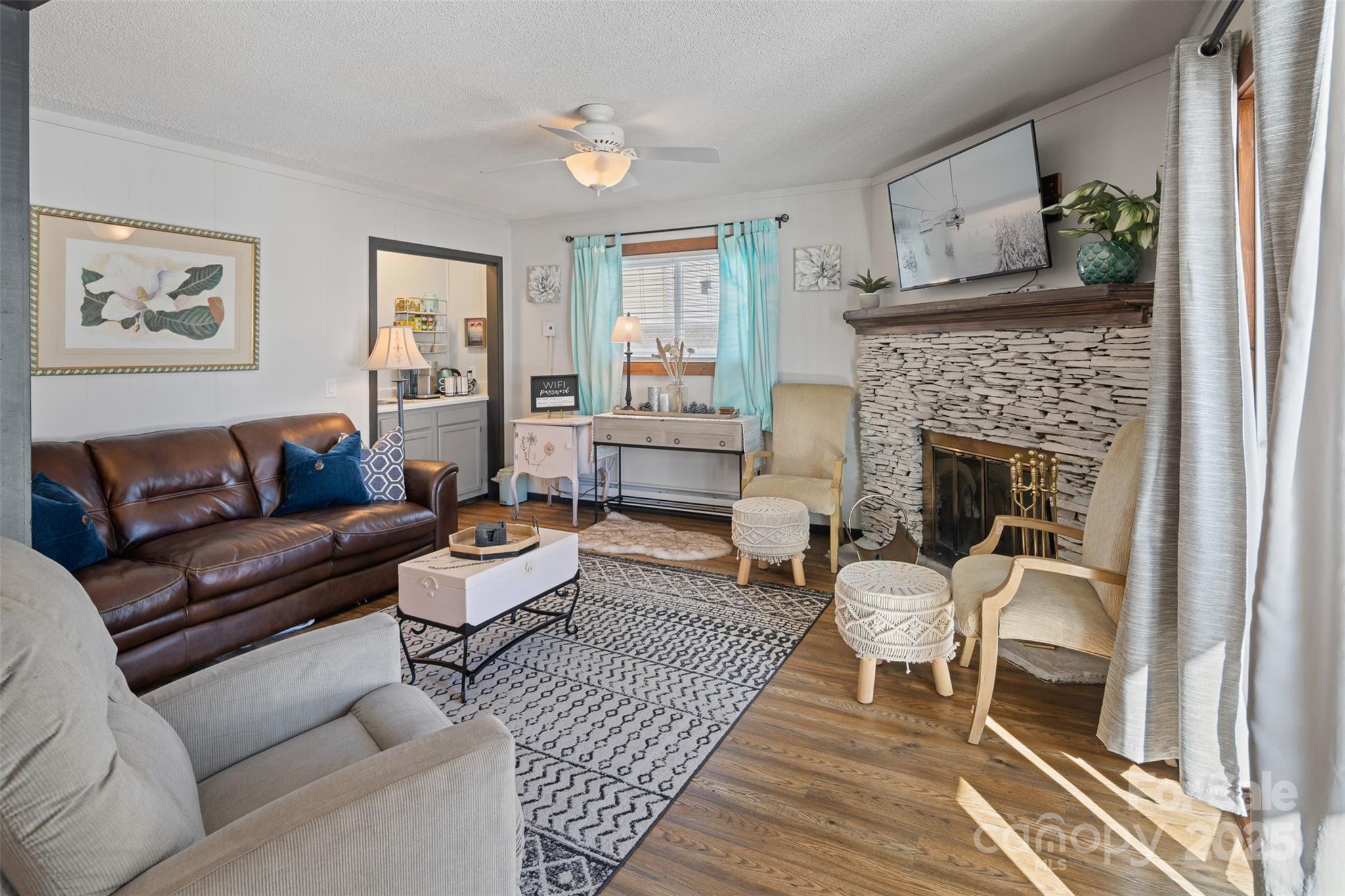 301 Pinnacle Inn Road 2101