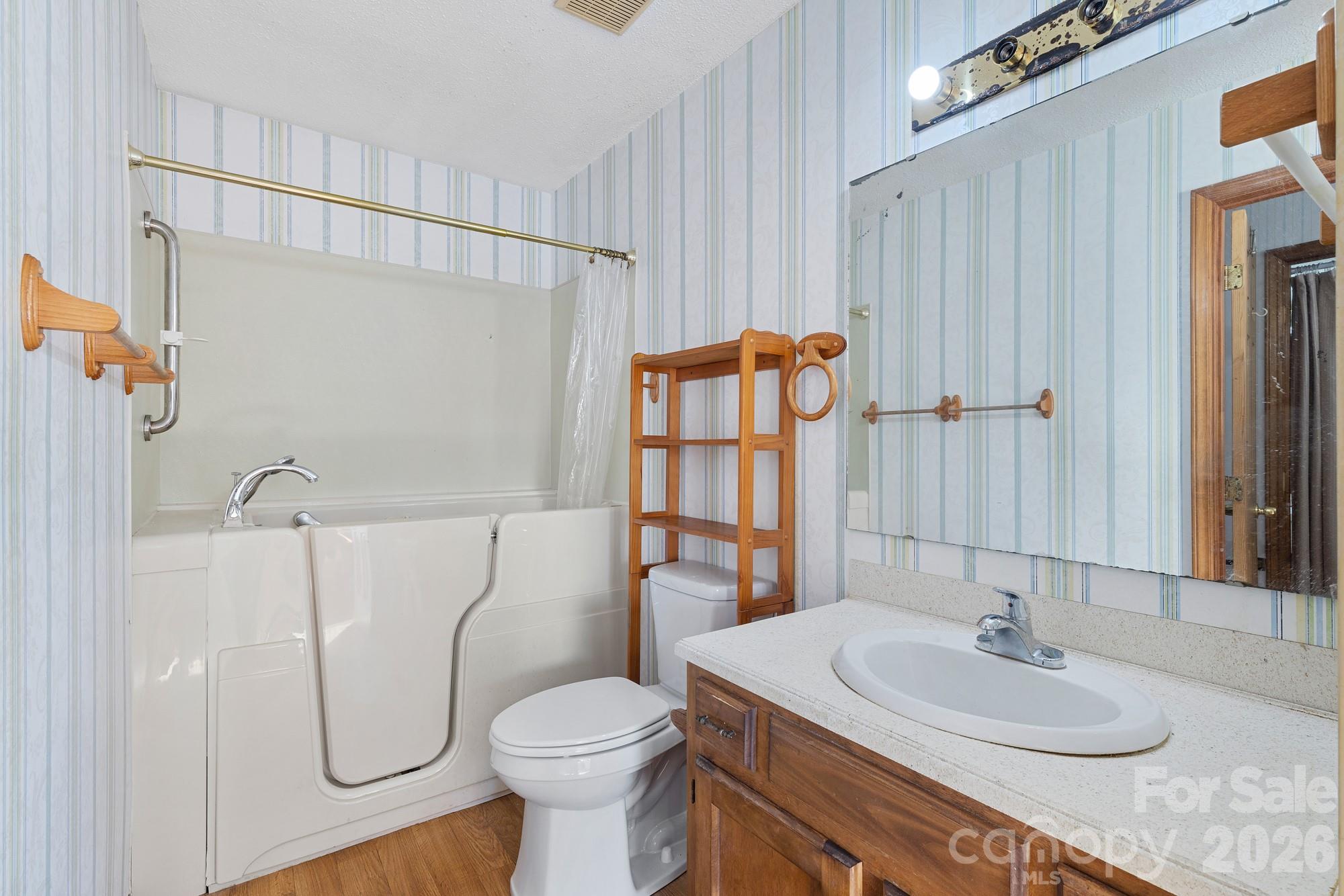 Winn Bar - Residential