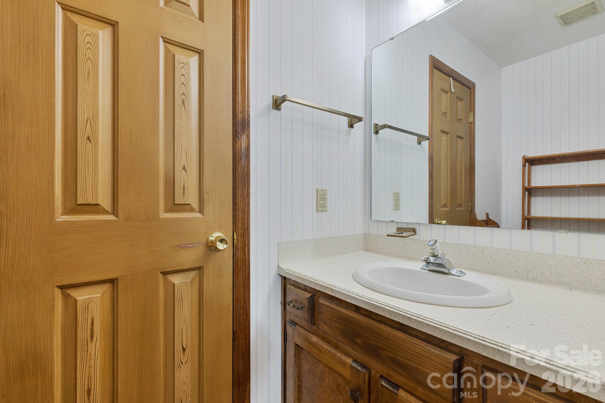 Winn Bar - Residential