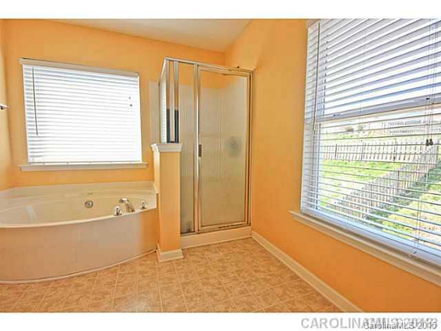 Hamilton Lakes - Residential Lease