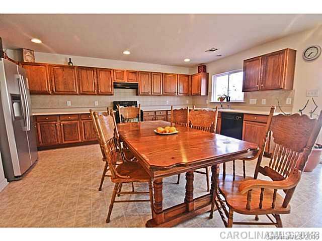 Hamilton Lakes - Residential Lease