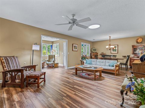 144 Derbyshire Drive Hendersonville NC 28792