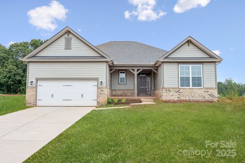 Photo of 3315 Meadow Wood Court, Maiden, NC 28650 (MLS # 4268712)