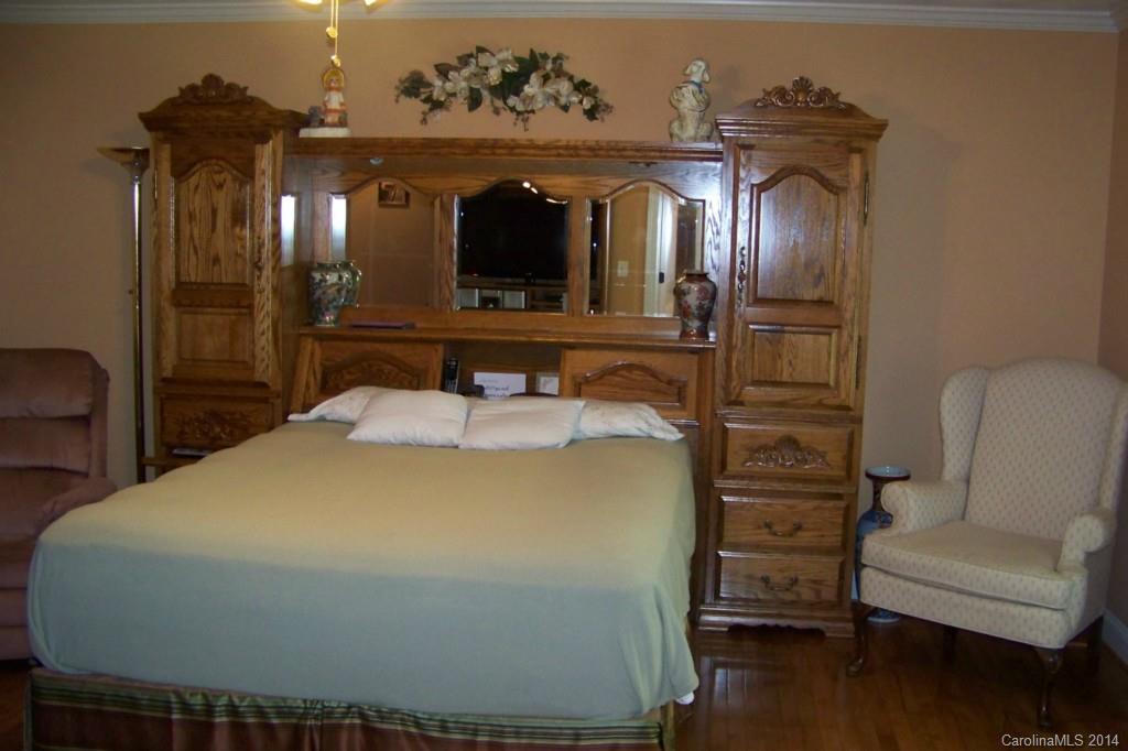 Oak Creek - Residential