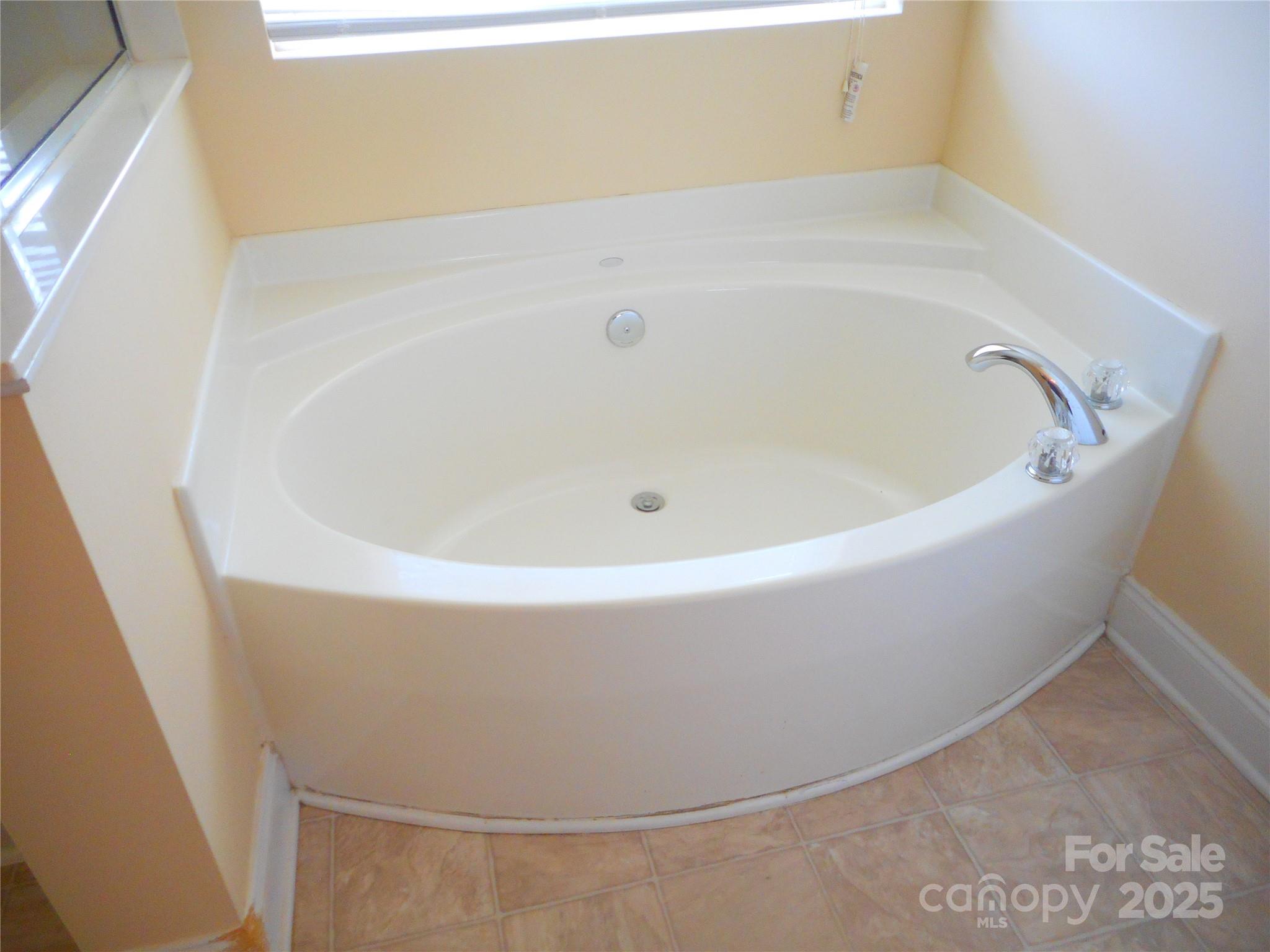 Hamilton Lakes - Residential