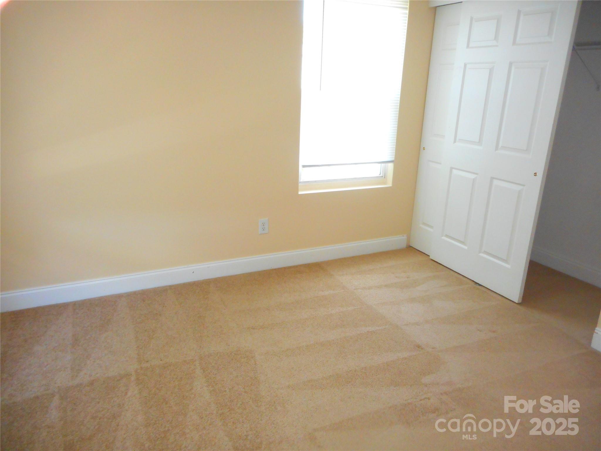 Hamilton Lakes - Residential