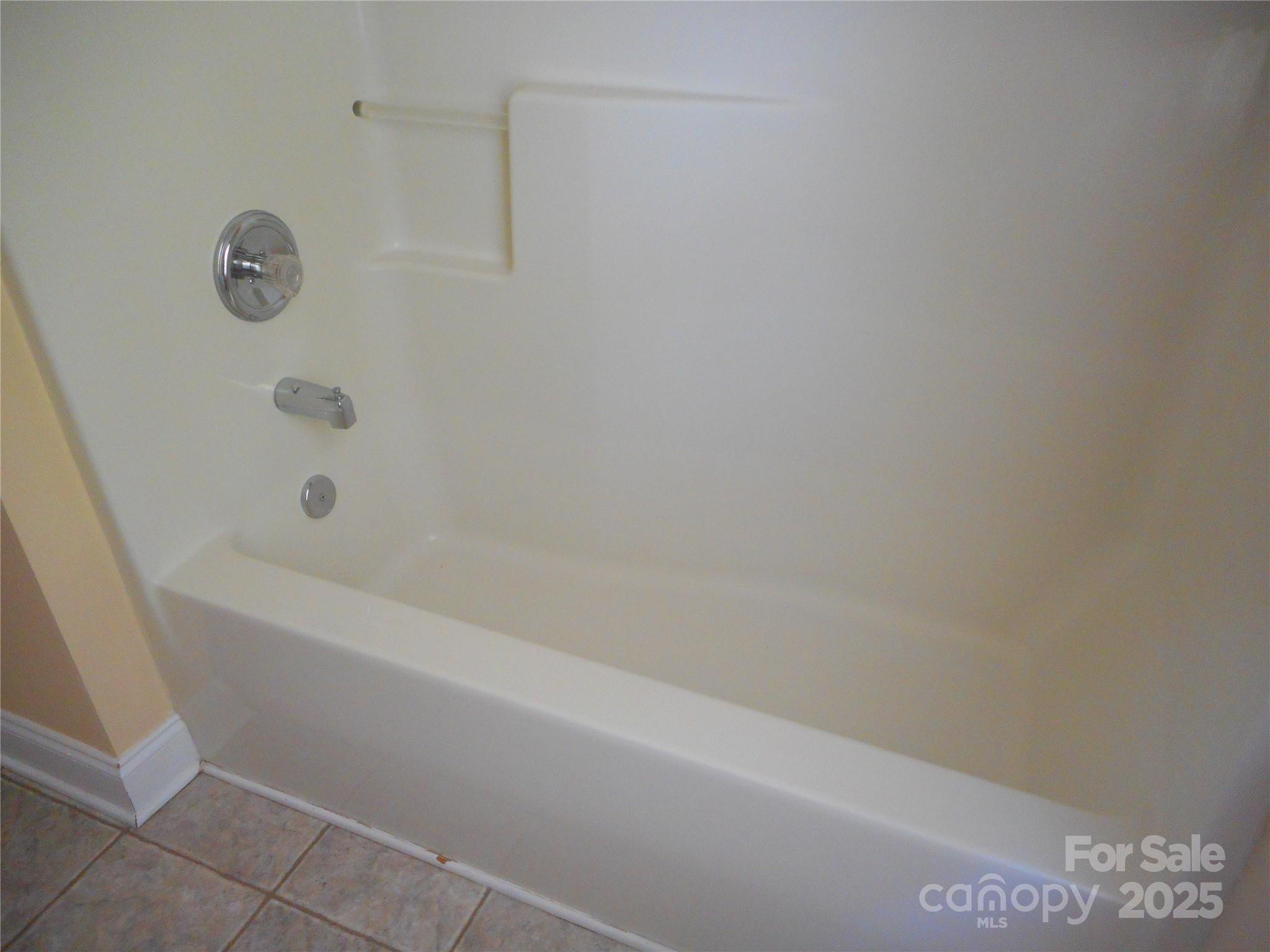 Hamilton Lakes - Residential