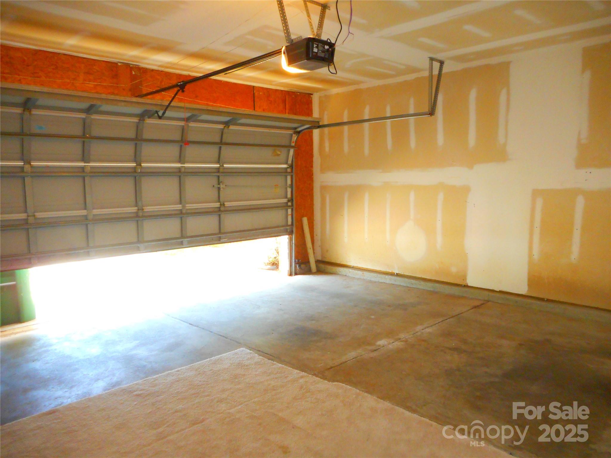 Hamilton Lakes - Residential