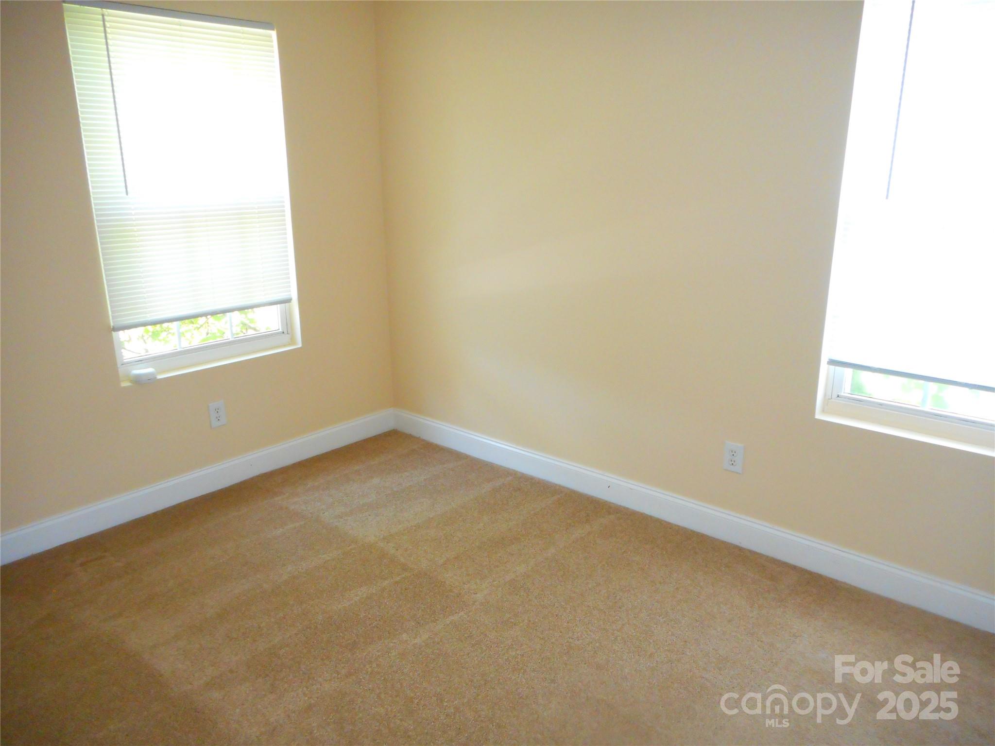 Hamilton Lakes - Residential