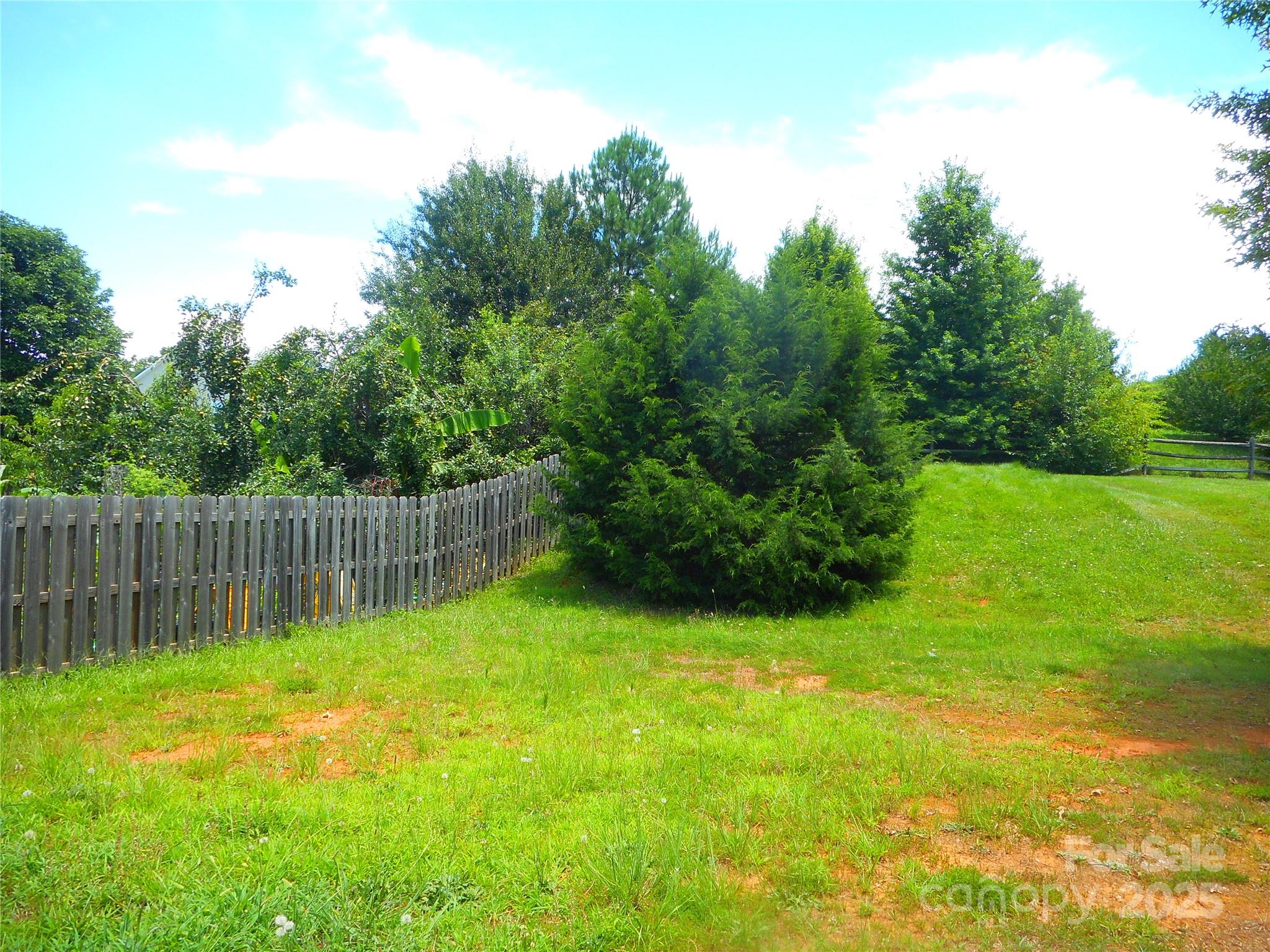 Hamilton Lakes - Residential